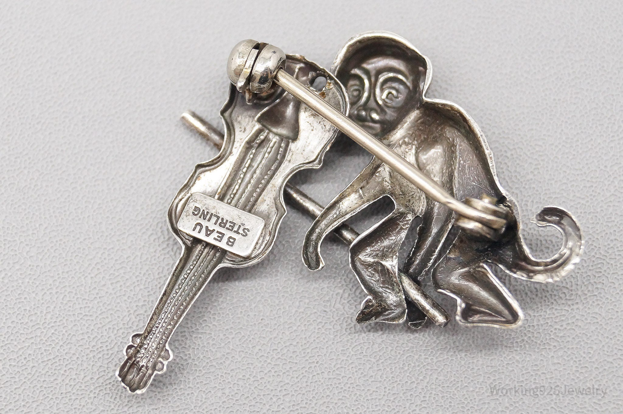 Vintage Designer Beau Rare Monkey Playing Violin Sterling Silver Brooch Pin