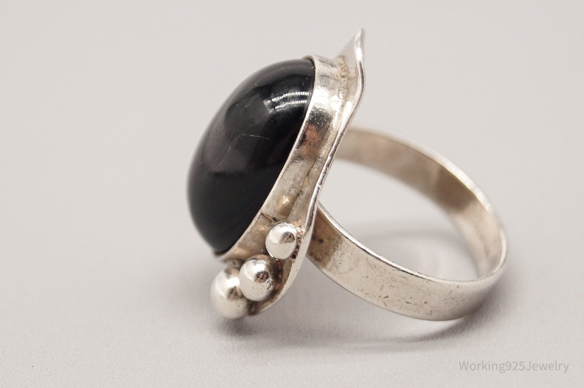 Vintage Black Onyx Modernist Style Sterling Silver Ring - Size 8