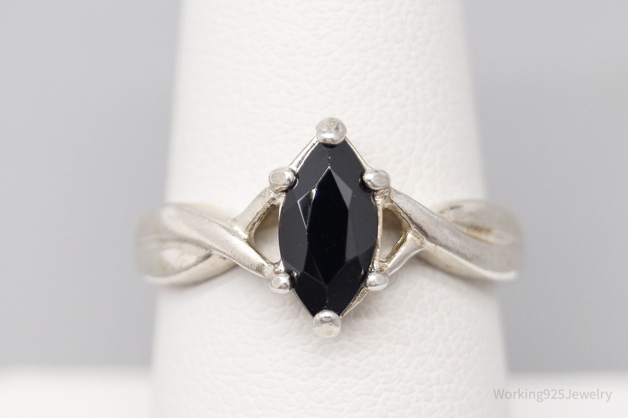 Vintage Avon Black Onyx Sterling Silver Ring - Size 8