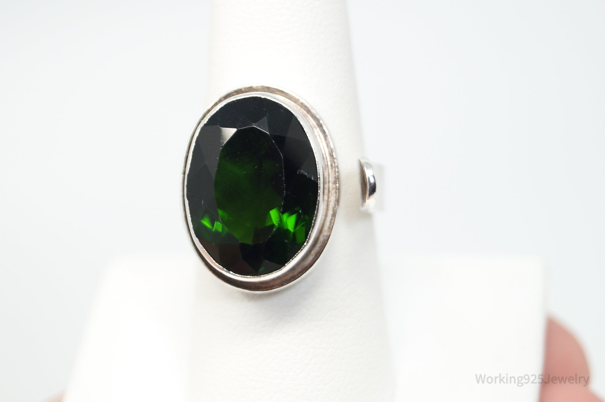 Vintage Modernist Deep Green Gemstone Sterling Silver Ring - Size 8.5 Adjustable