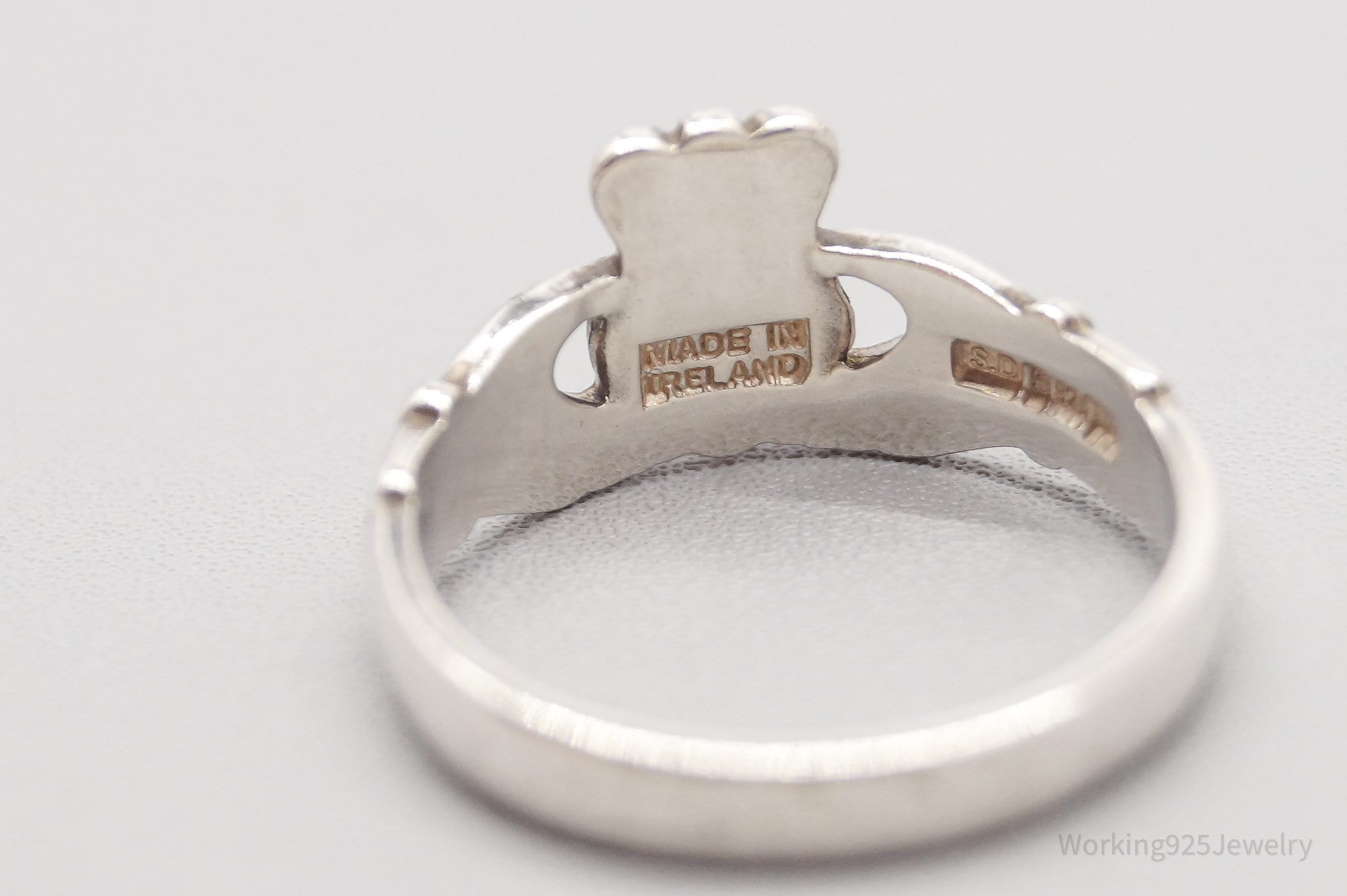 Vintage Ireland Designer SD Claddagh Sterling Silver Ring - Size 7.75