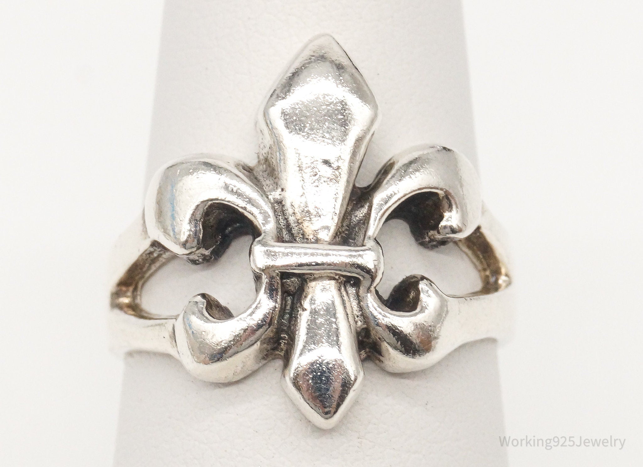 Vintage Royal Fleur De Lis Sterling Silver Ring - Size 6.5