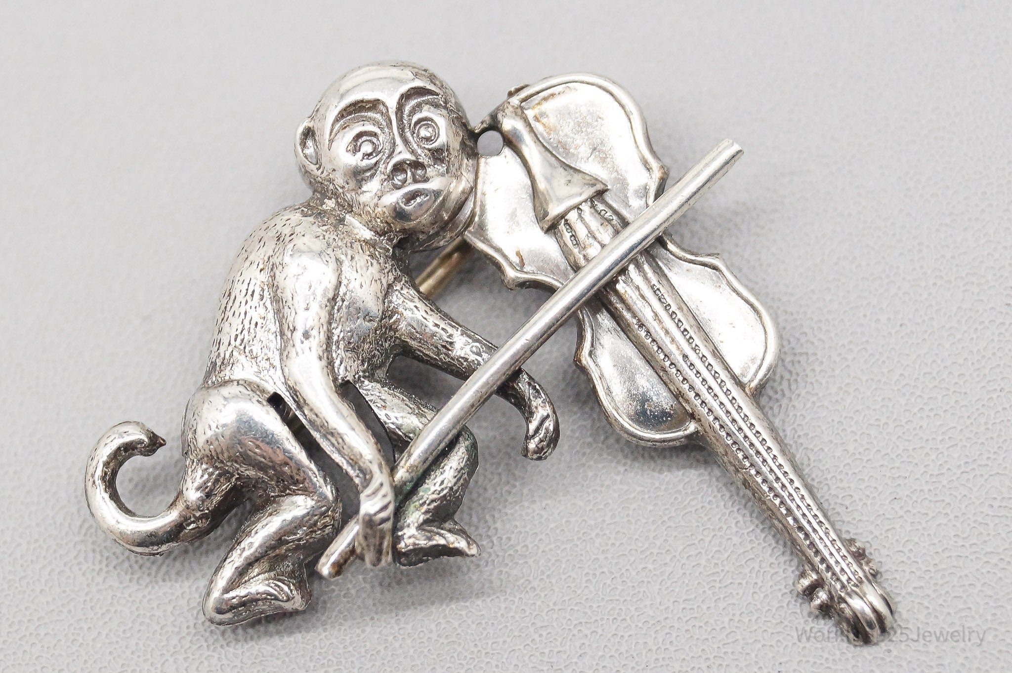 Vintage Designer Beau Rare Monkey Playing Violin Sterling Silver Brooch Pin