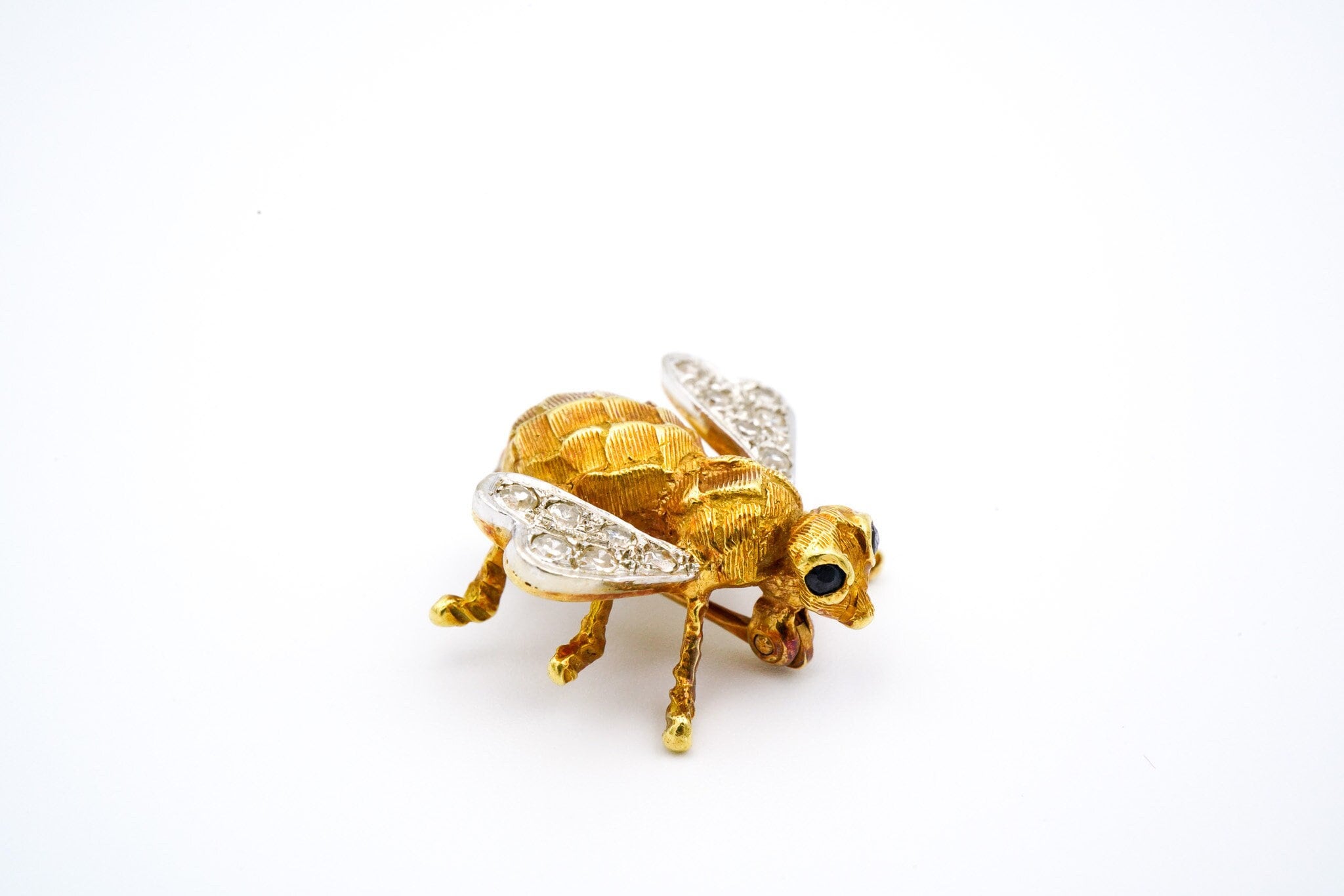 18K Yellow & 14K White Gold Diamond and Sapphire Bee Pin