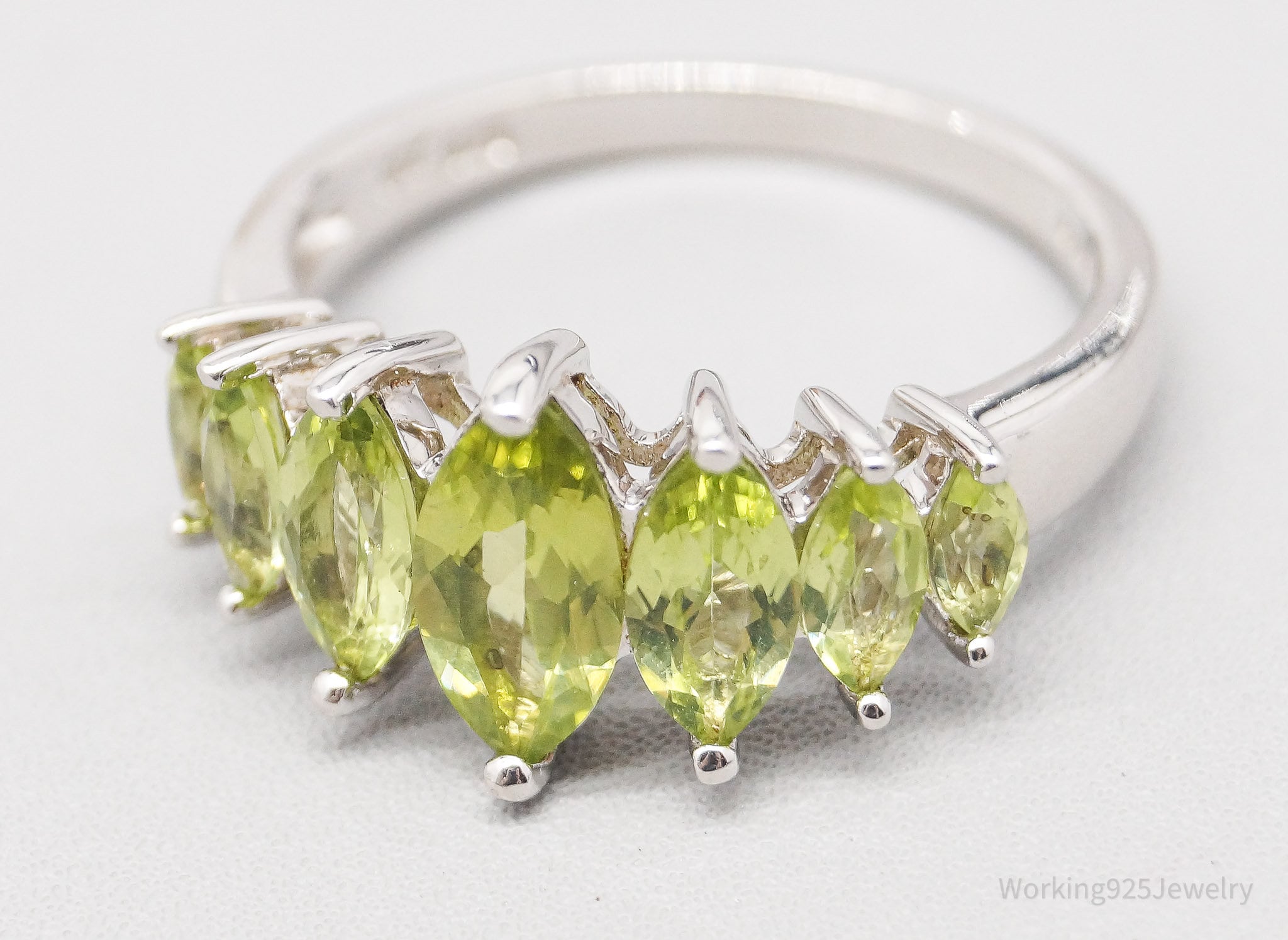 Vintage Green Peridot Sterling Silver Ring - Size 9.75