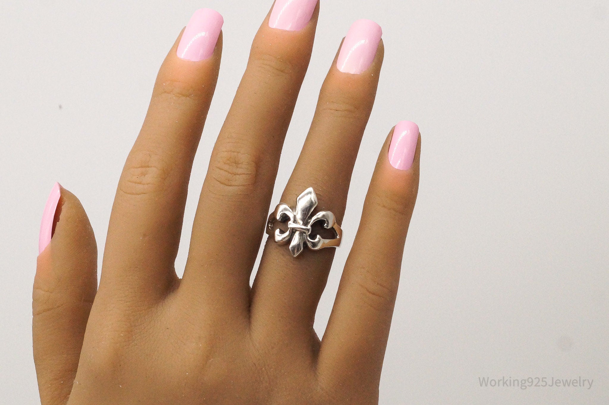 Vintage Royal Fleur De Lis Sterling Silver Ring - Size 6.5