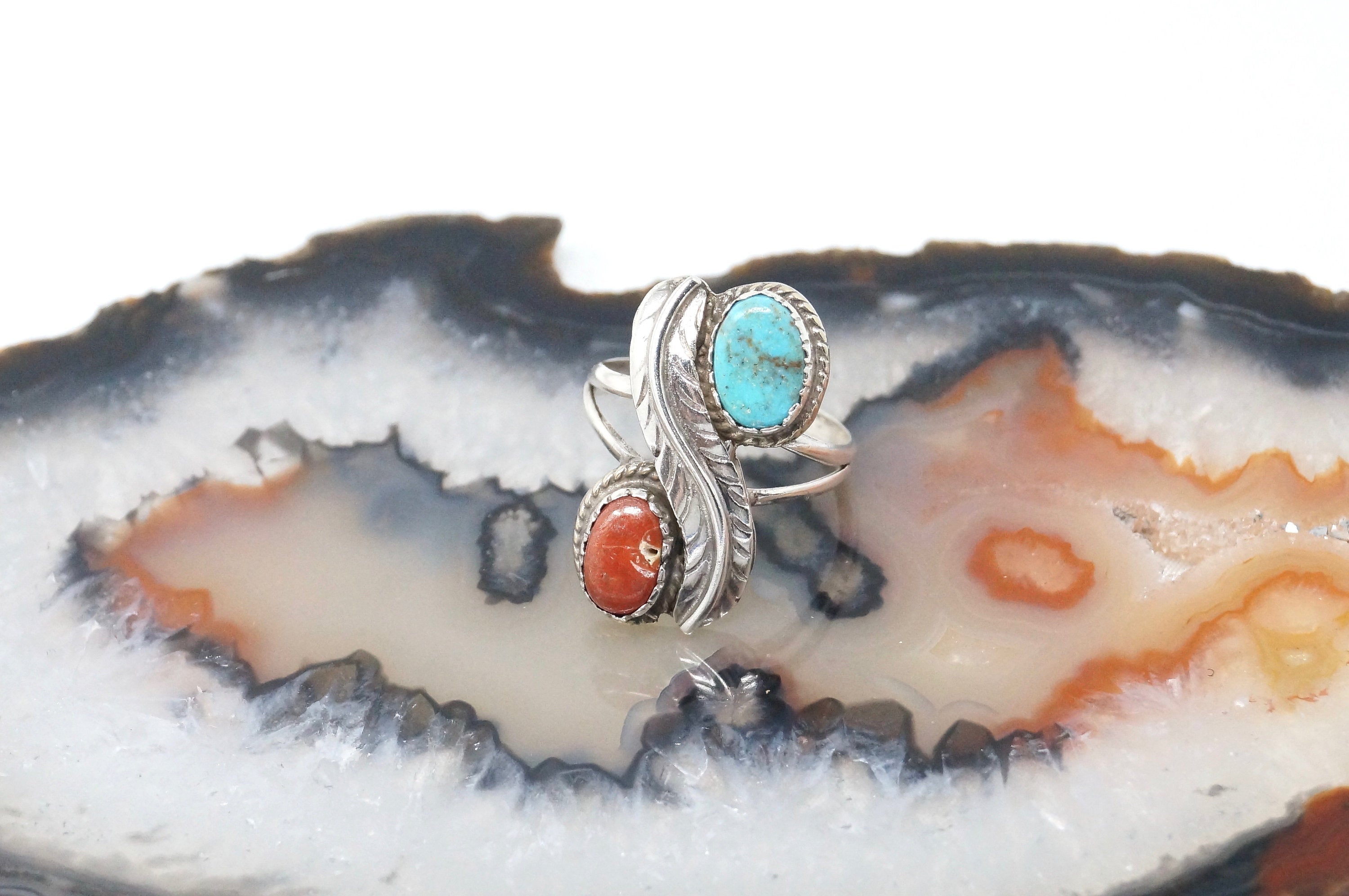 Vtg Southwestern Unsigned Turquoise Coral Feather Sterling Silver Ring Sz 5.5