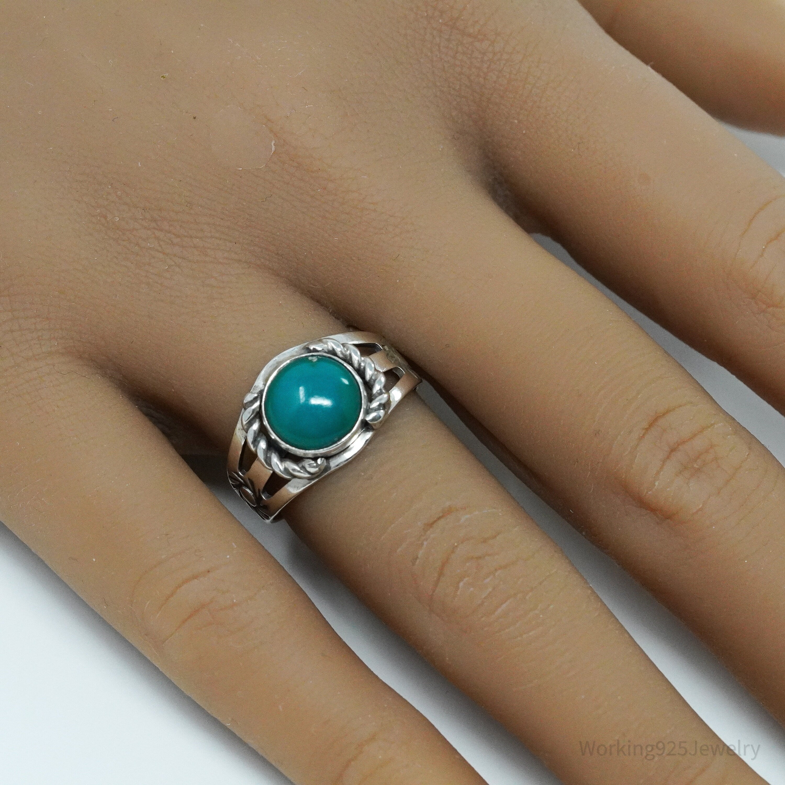 Vintage Native American Turquoise Sterling Silver Ring - Size 8