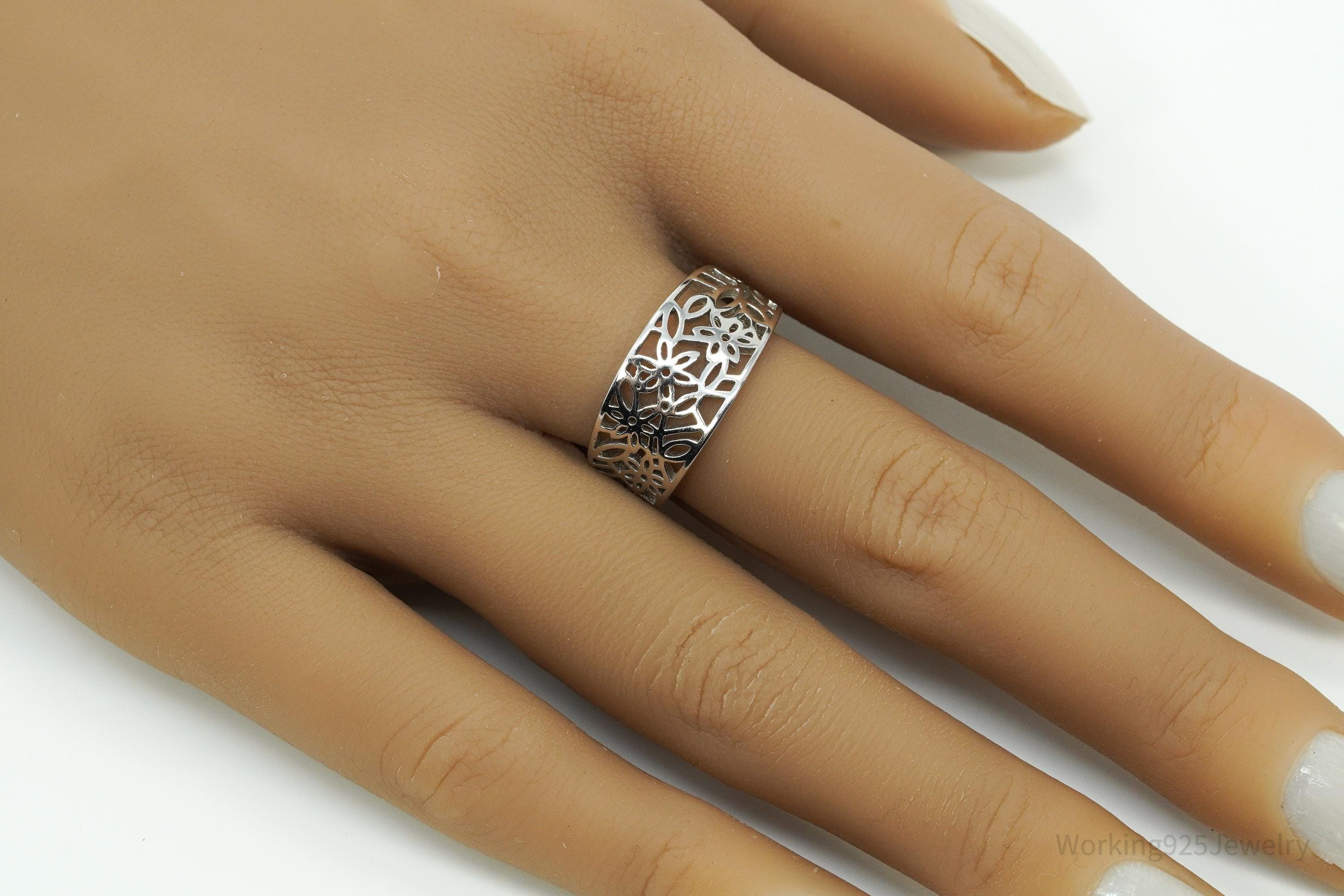 Vintage Cut Out Flowers Design Sterling Silver Ring - Size 8.75