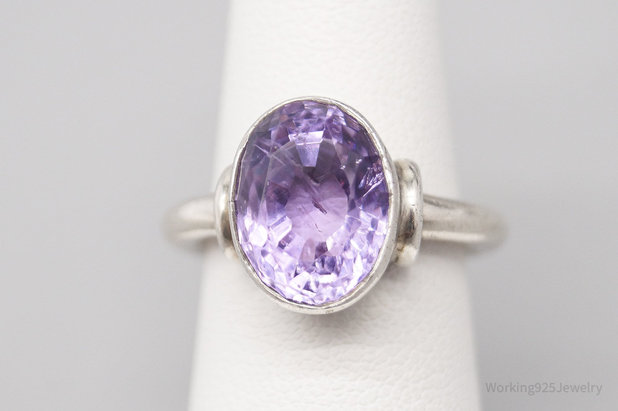 Vintage Amethyst Modernist Style Sterling Silver Ring - Size 6.5