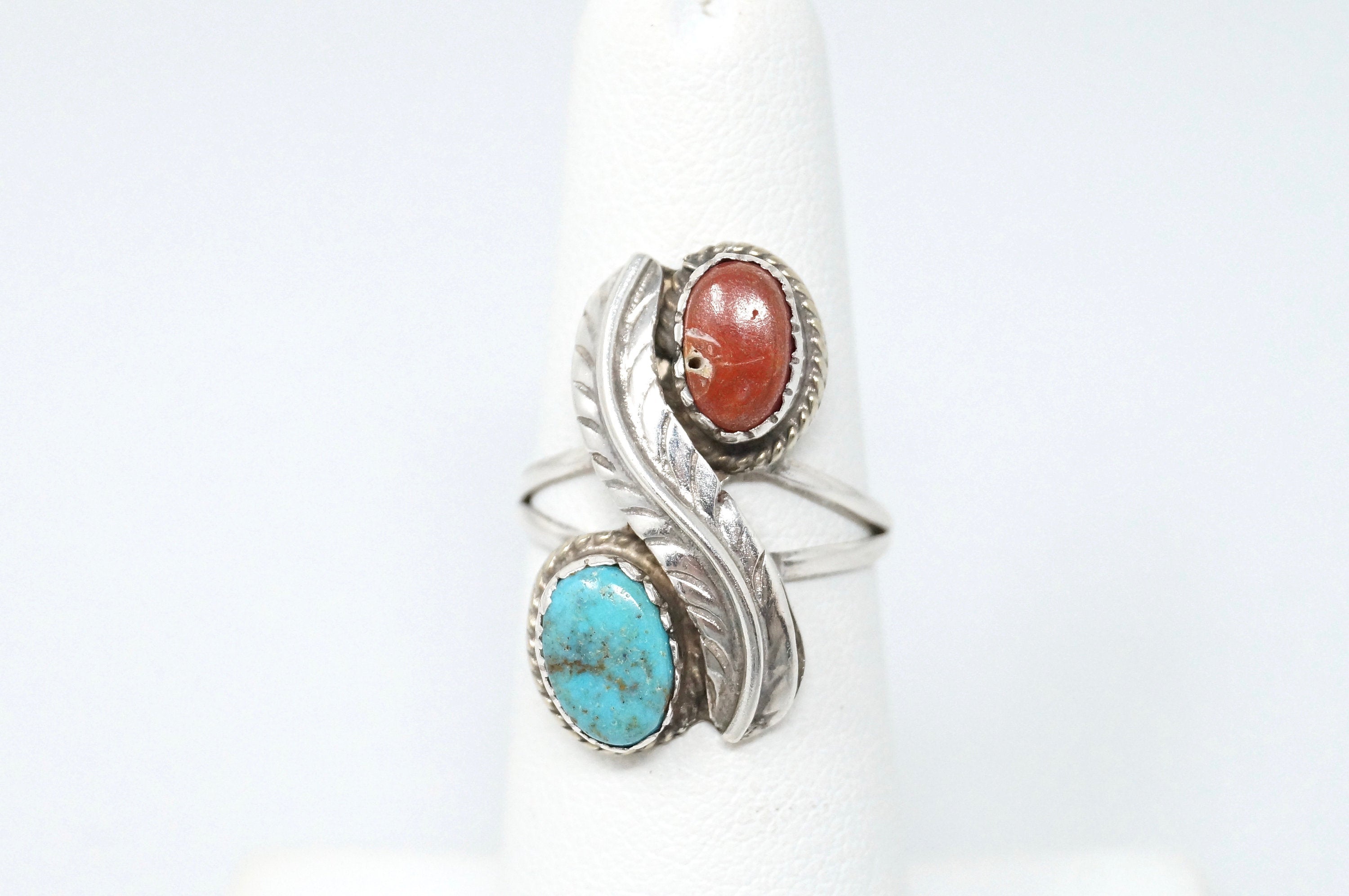 Vtg Southwestern Unsigned Turquoise Coral Feather Sterling Silver Ring Sz 5.5