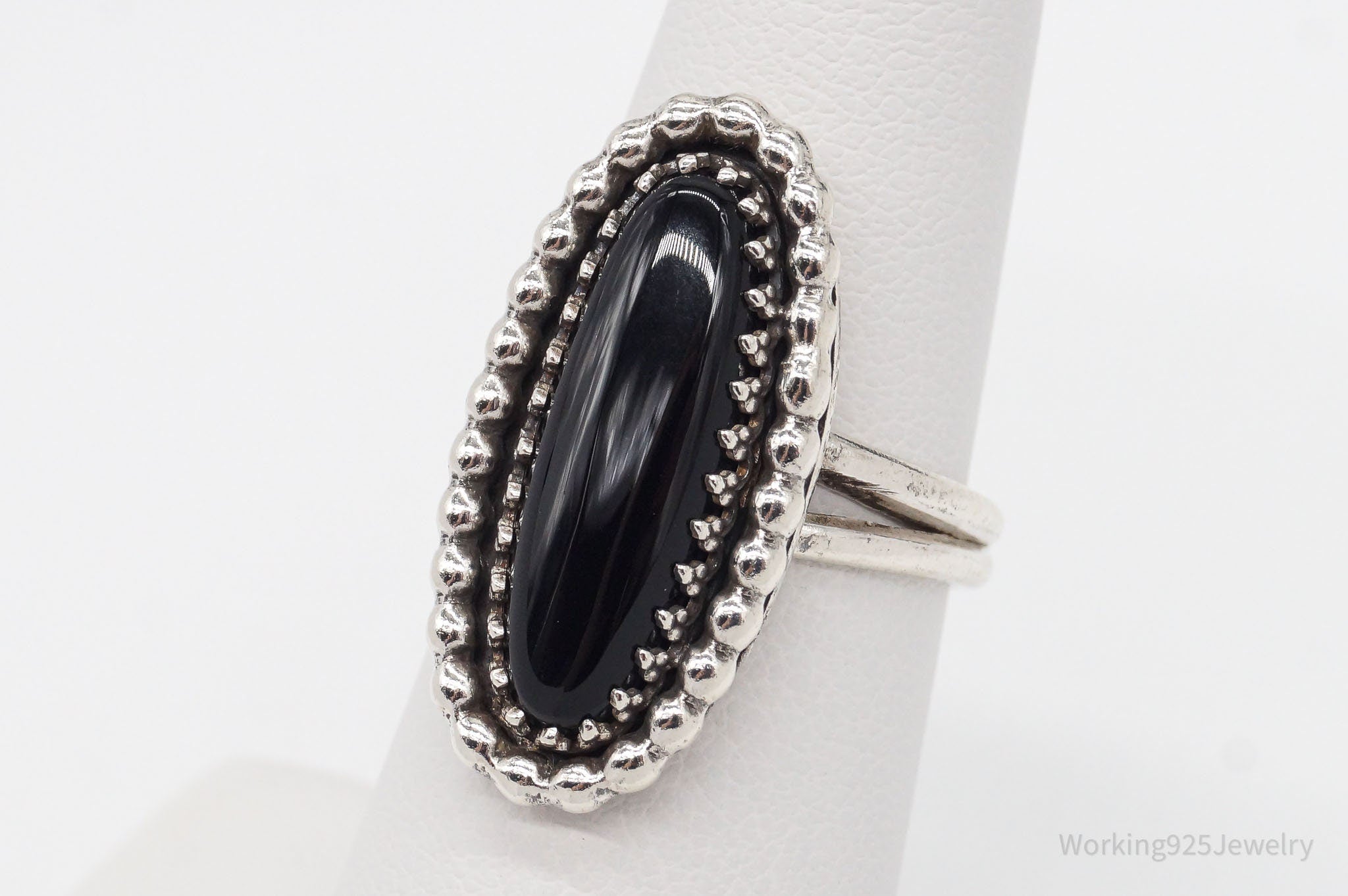 Vintage Native American Black Onyx Unsigned Silver Ring - Size 6.5