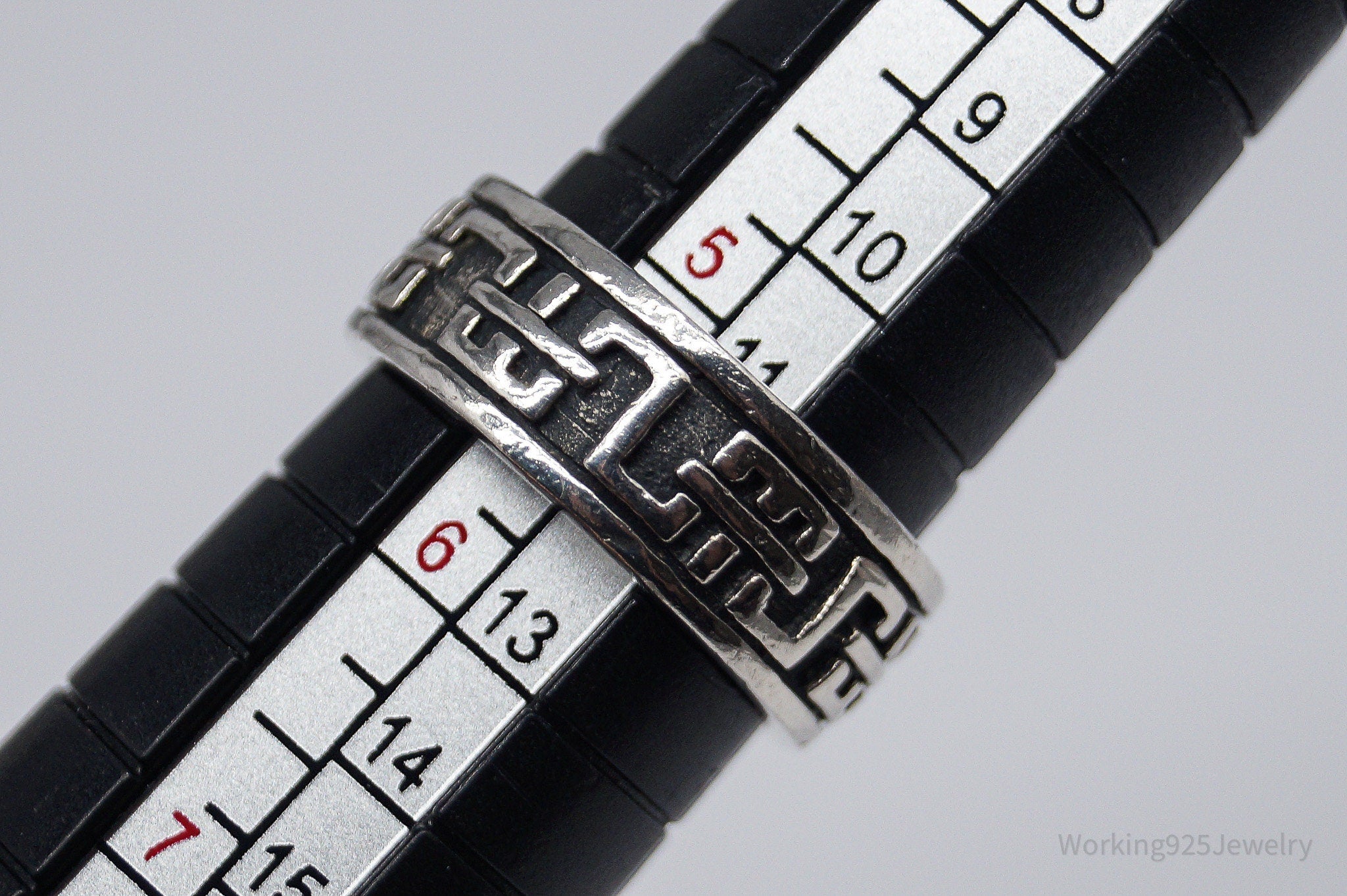 Vintage Aztec Motif Sterling Silver Band Ring - Size 5.5