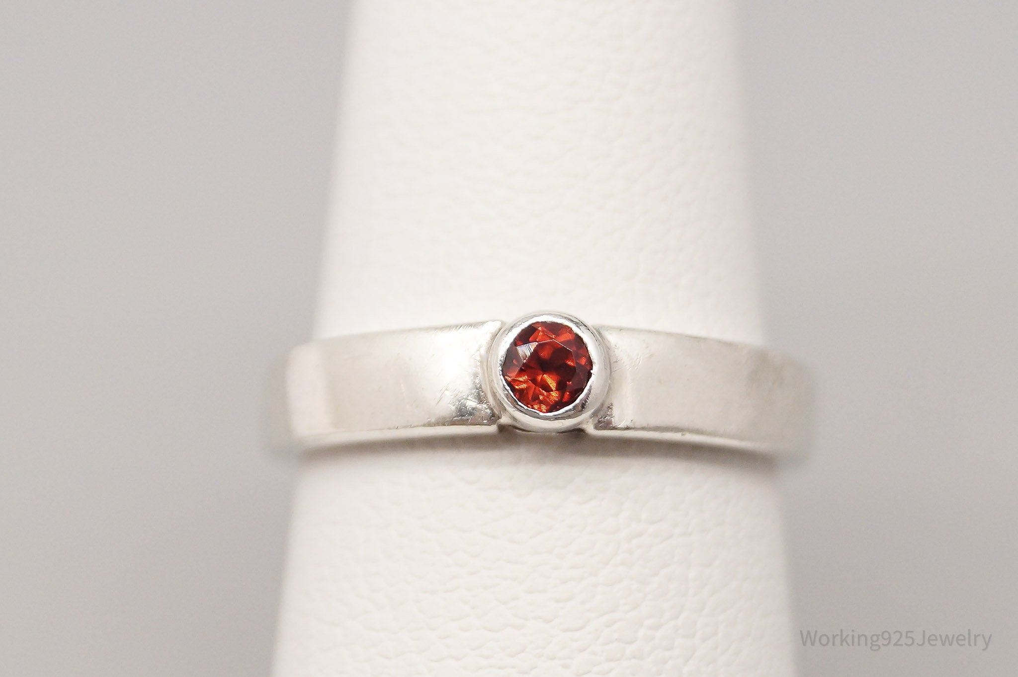 Vintage Garnet Sterling Silver Band Ring - Size 4.75