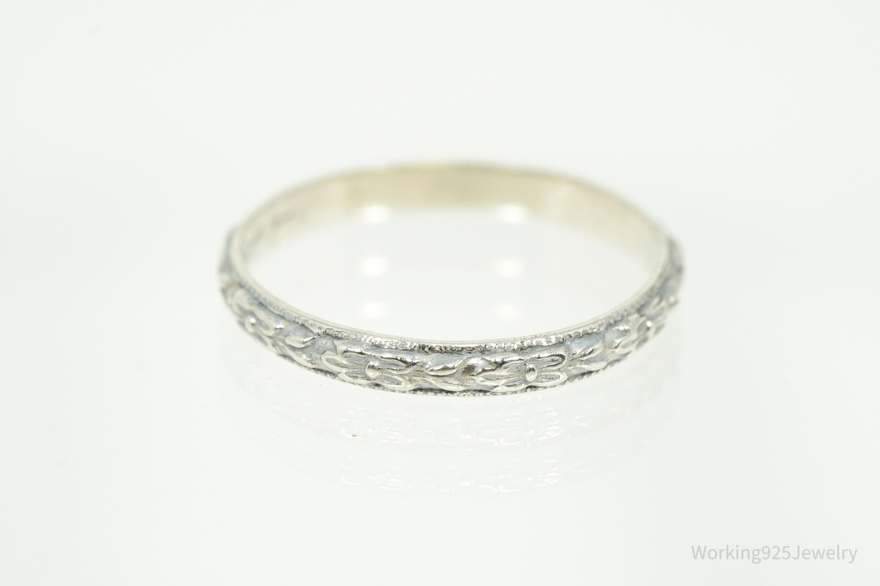 Antique Uncas MFG Co Flowers Pattern Sterling Silver Band Ring - Size 6.25