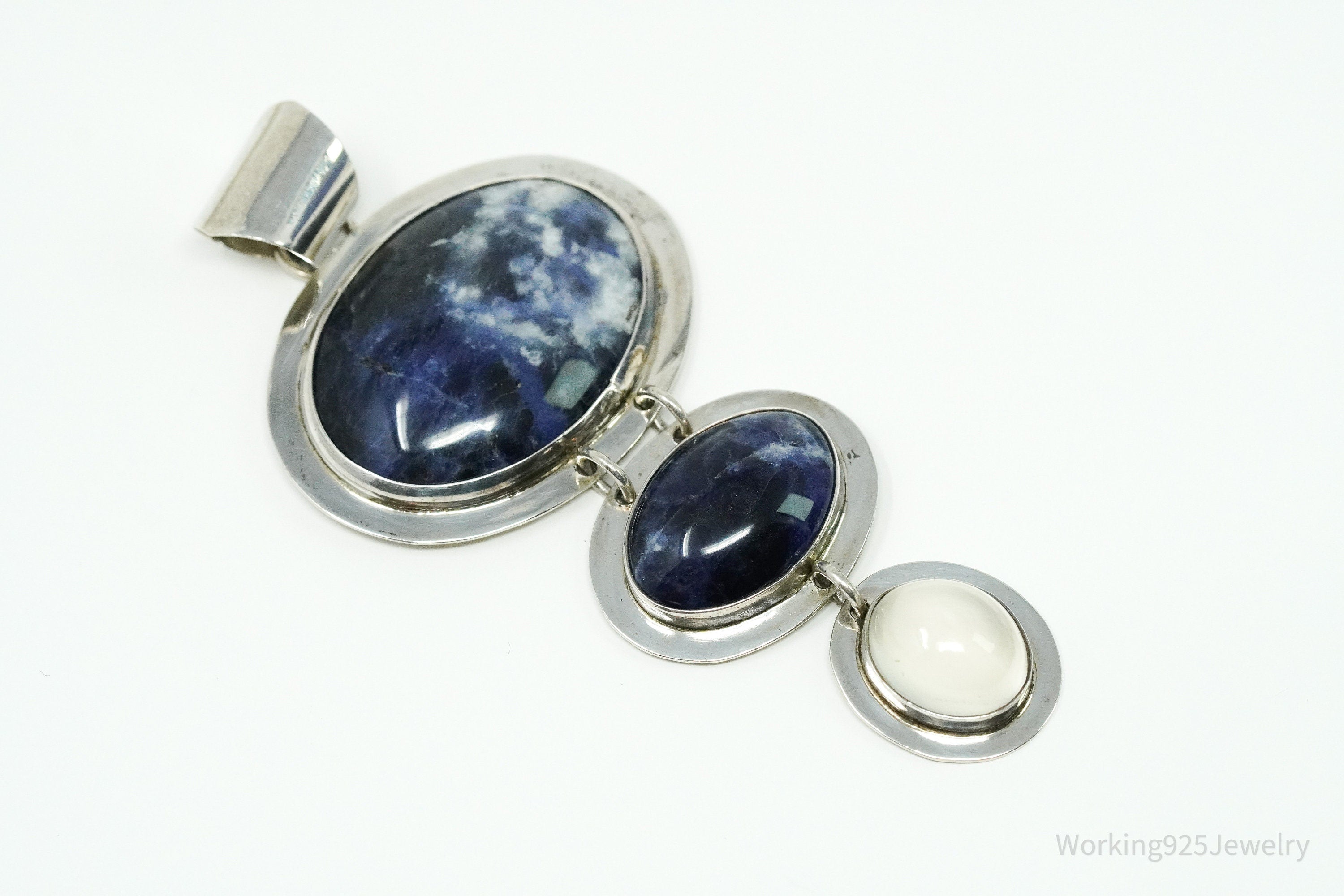 Large Vintage Native American Robert & Noreen Kelly Sterling Silver Pendant