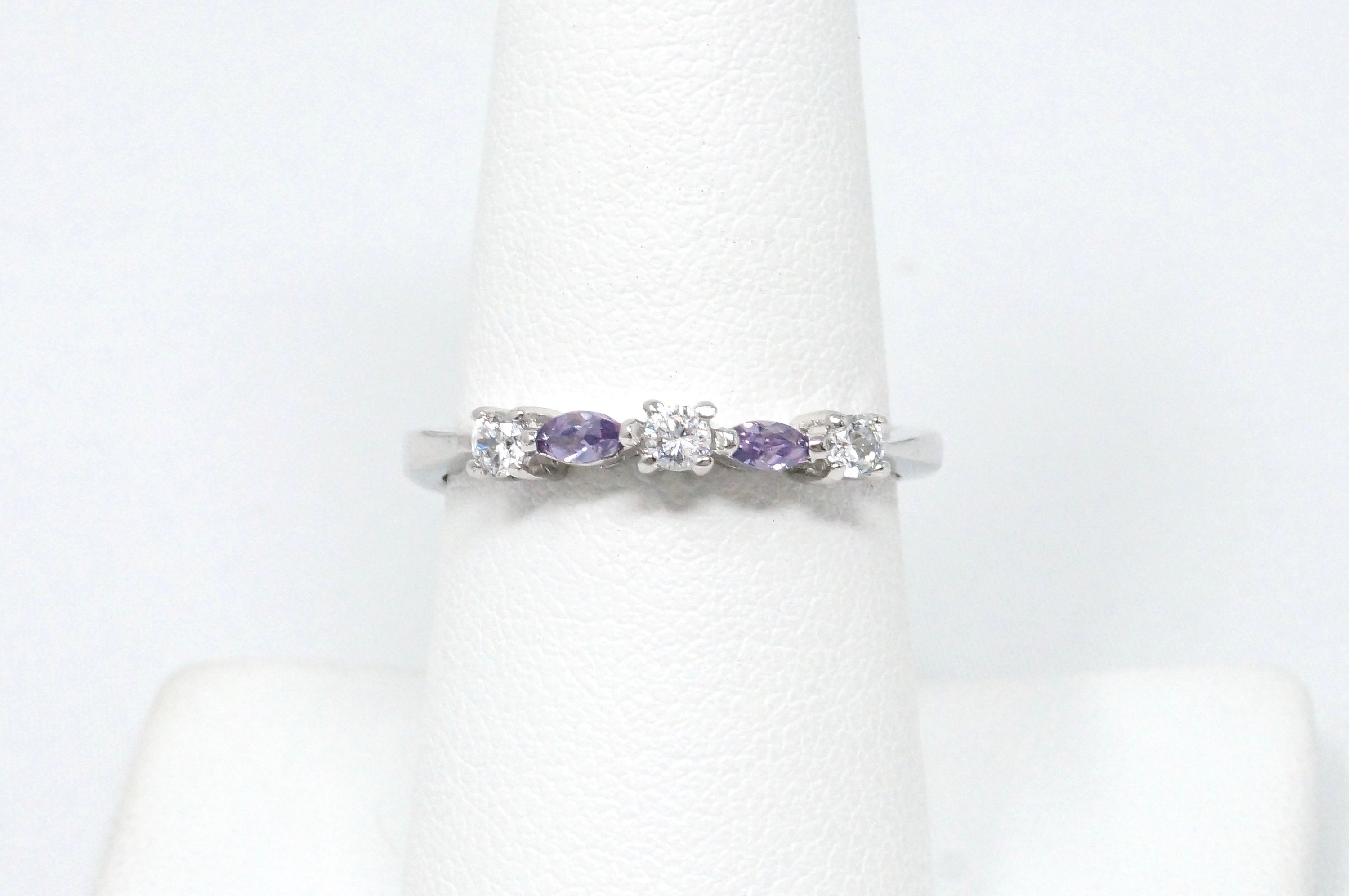 Vintage Lovely Purple Amethyst Cubic Zirconia Sterling Silver Ring - Size 8