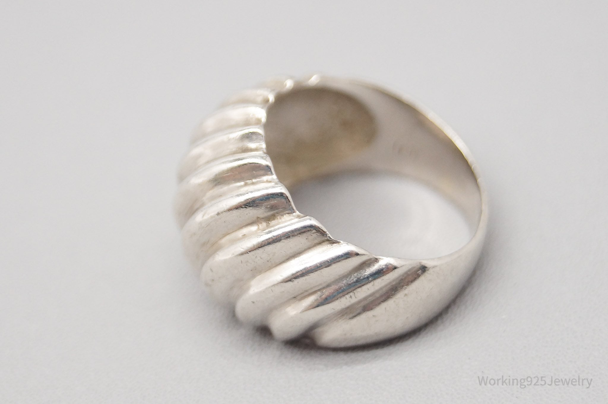 Vintage Ribbed Modernist Style Sterling Silver Ring - Size 3.25