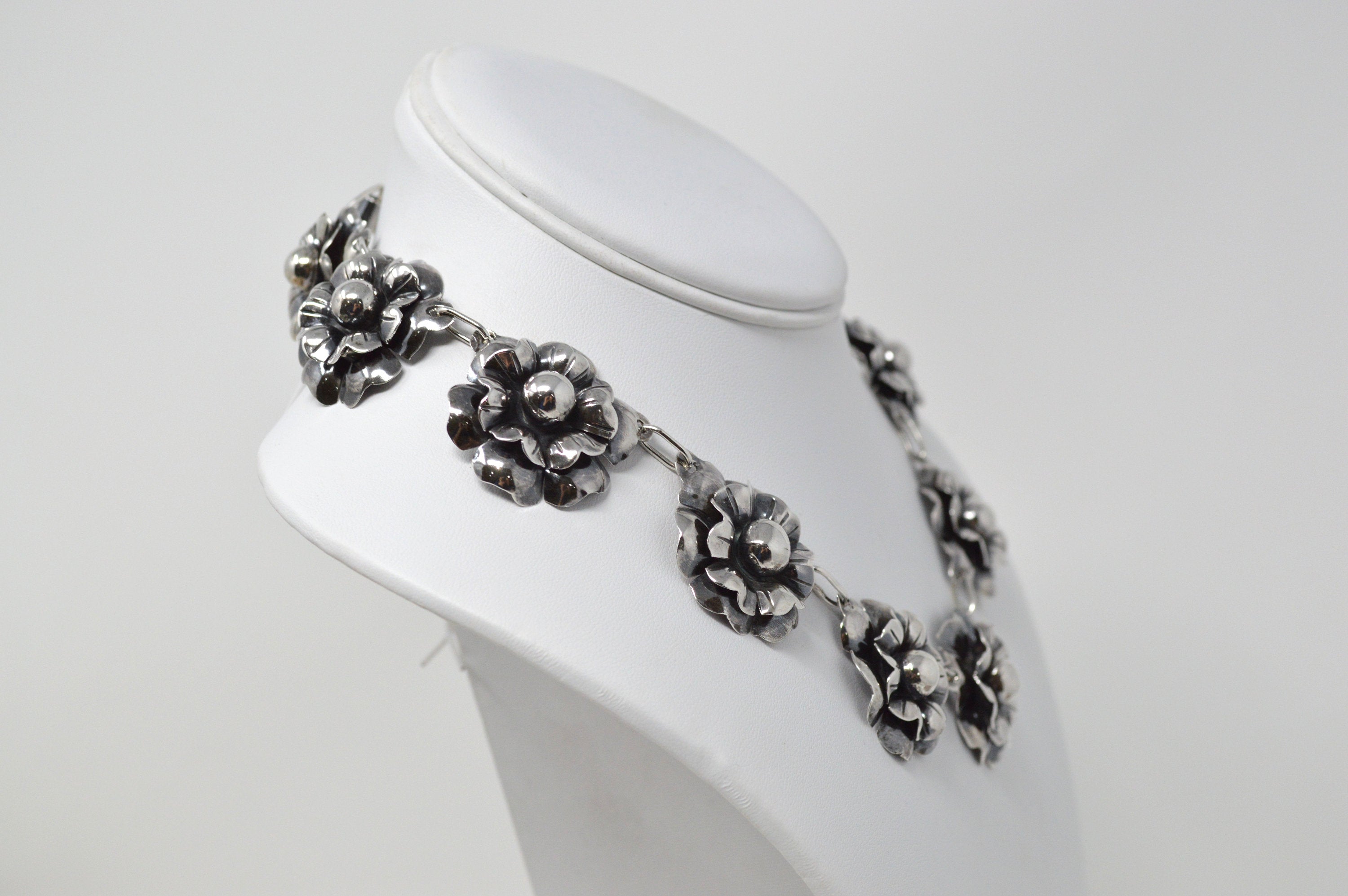 Vintage Mexico Sterling Silver Artisan 3D Oxidized Flower Motif Necklace 16 Inch