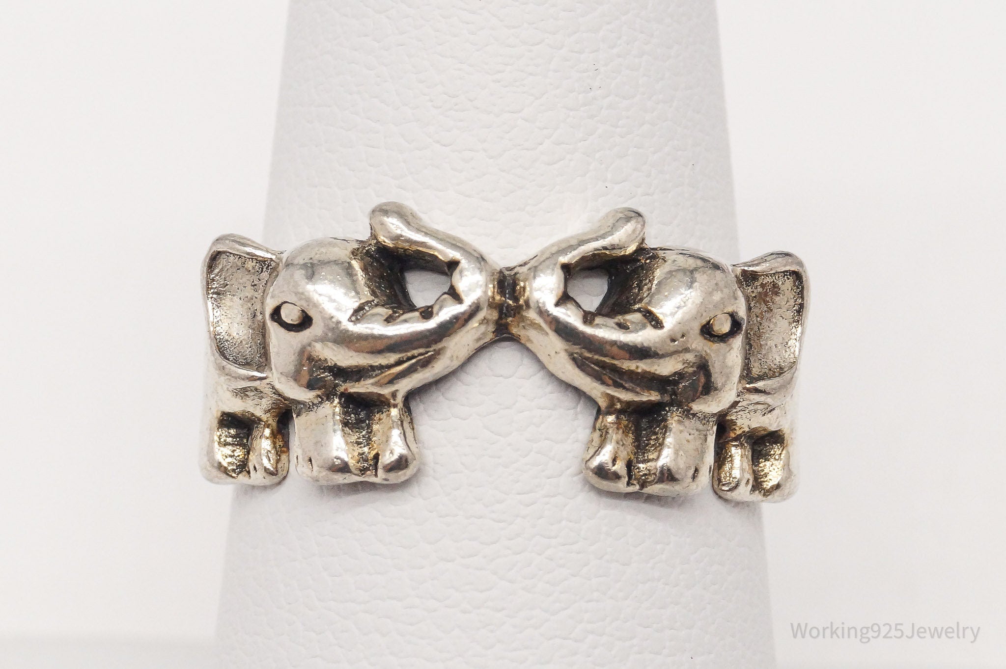 Vintage Elephant Lovers Good Luck Sterling Silver Band Ring - Size 7.5