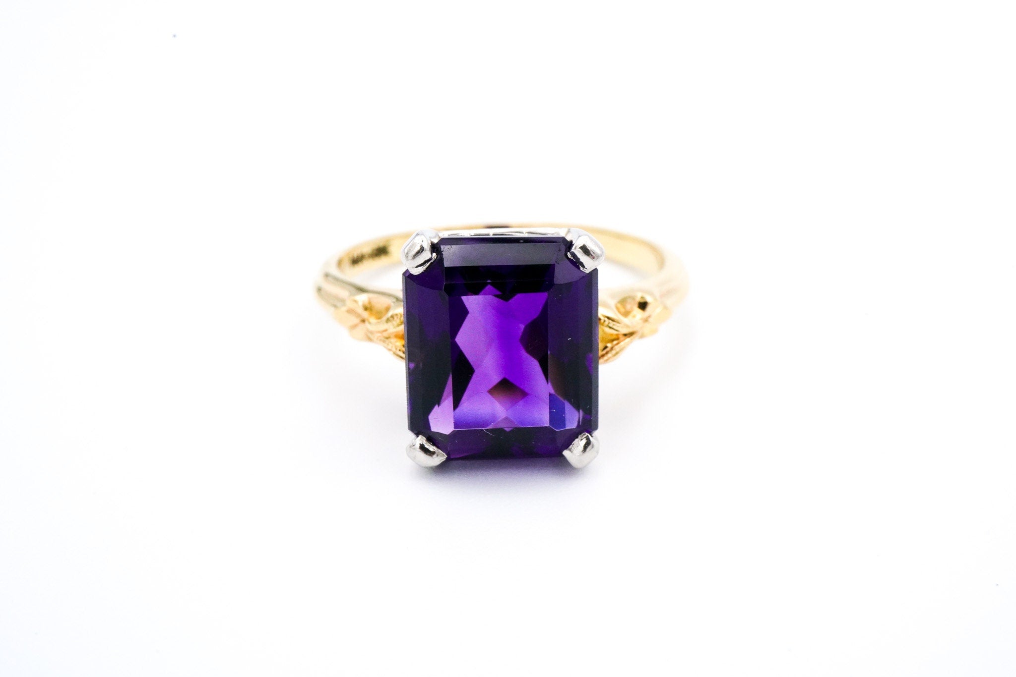 18K Yellow & 14K White Gold and Amethyst Cocktail Ring - Size 6 3/4