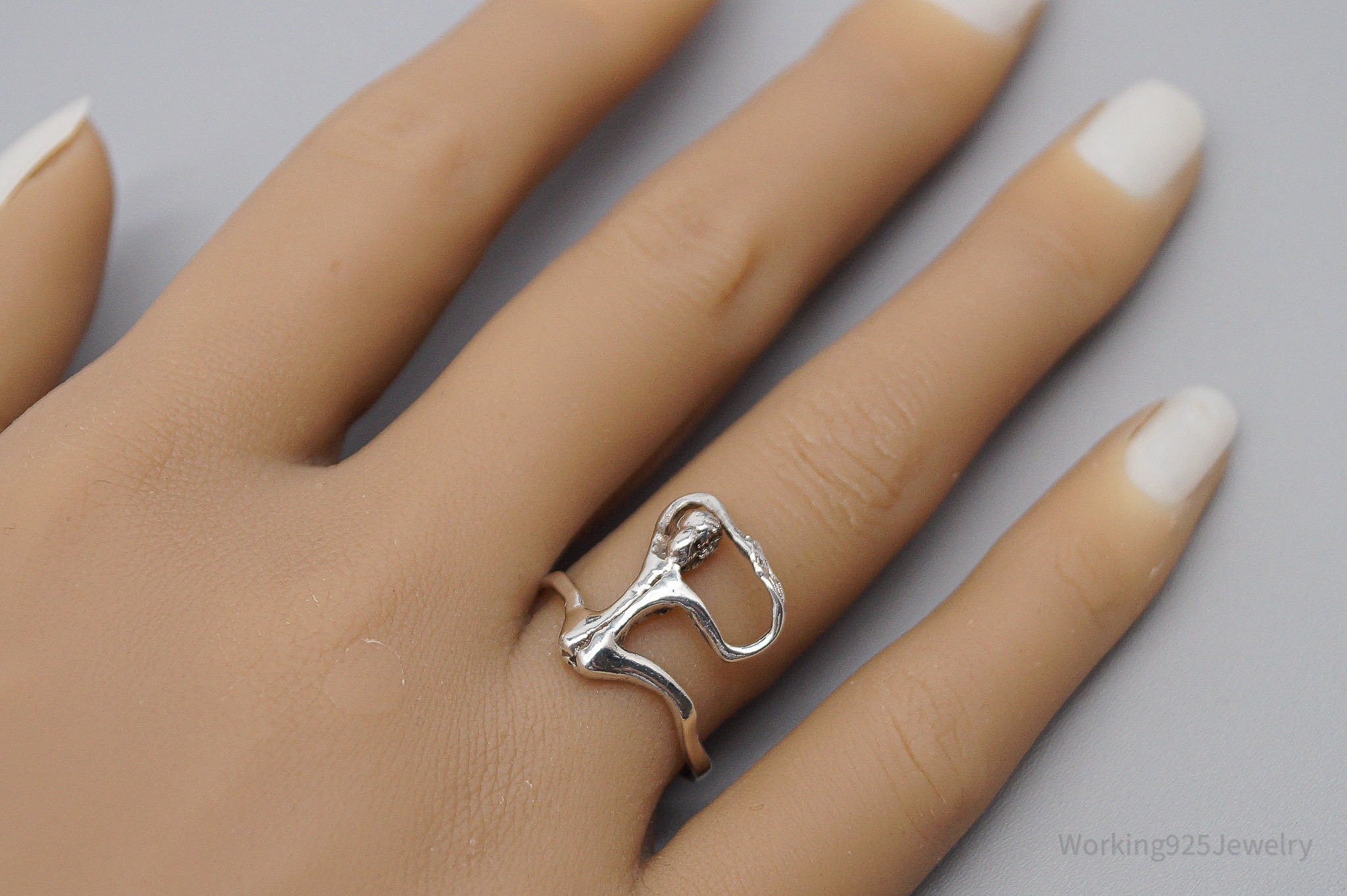 Vintage Woman Sterling Silver Ring - Size 7.75