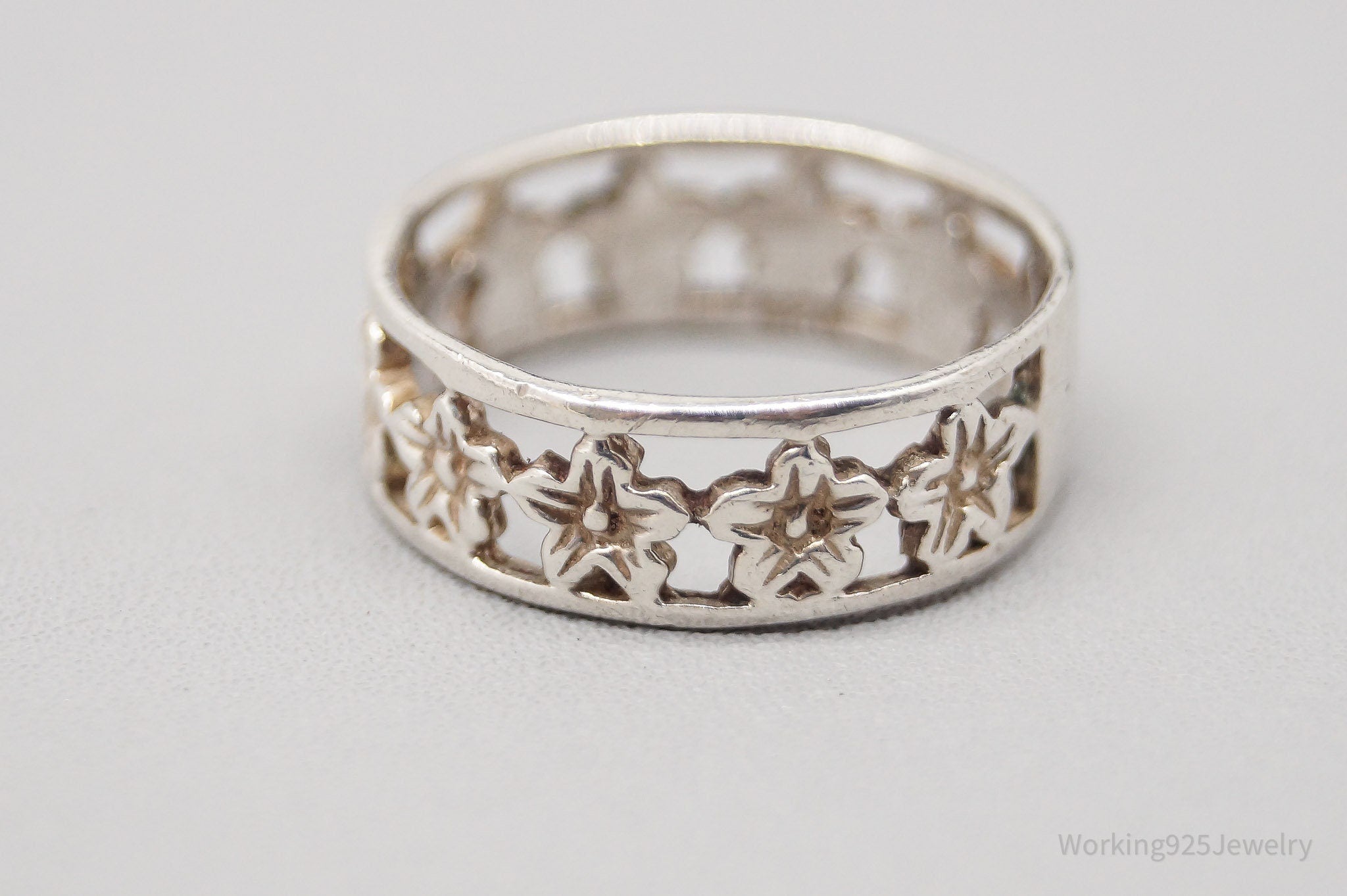 Vintage Flowers Design Cut Out Sterling Silver Band Ring - Size 5.75