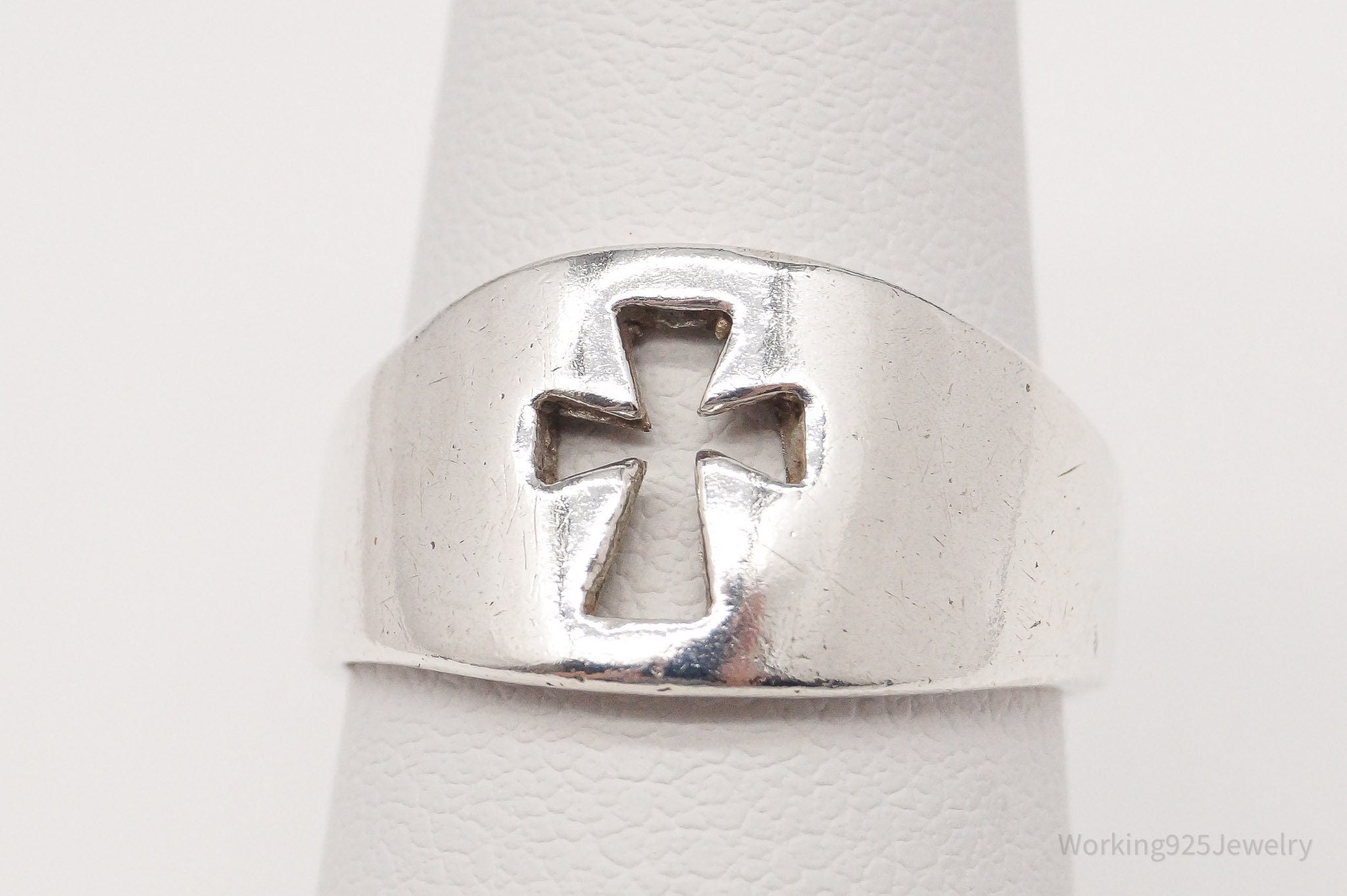 Vintage Cross Cut Out Silver Ring - Size 6.5