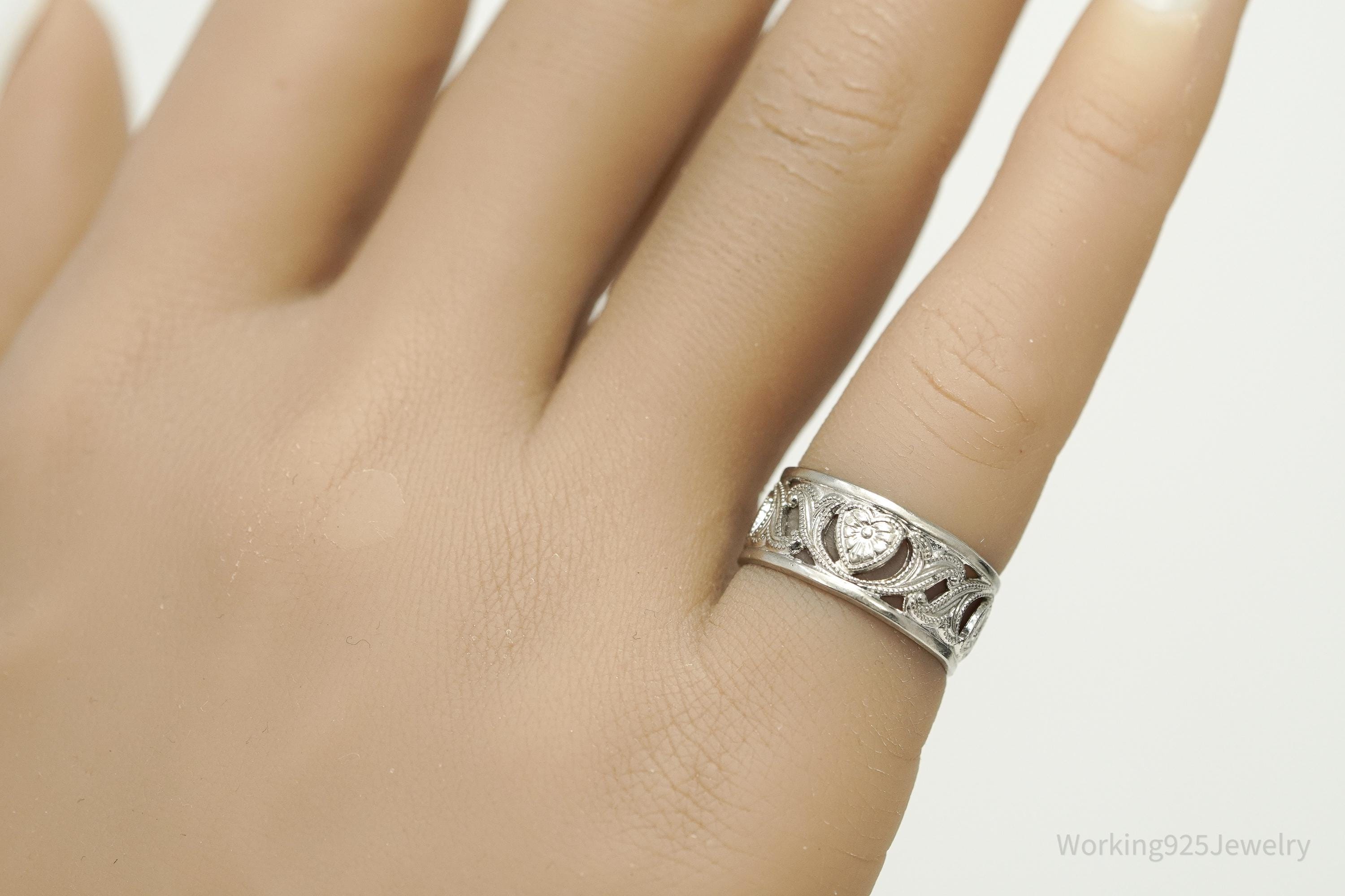 Antique Floral Hearts Patter Sterling Silver Band Ring - Size 5.25
