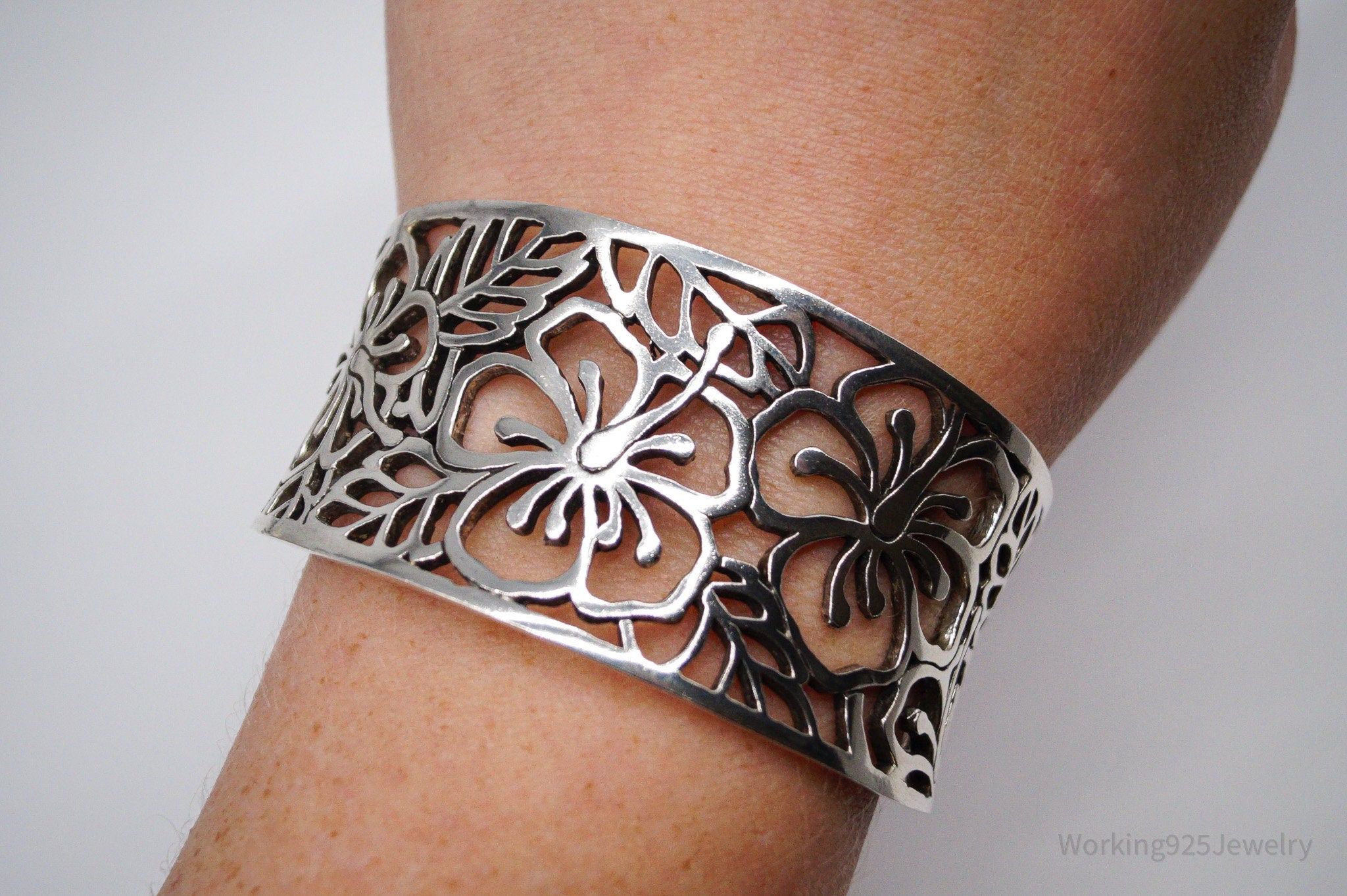 Vintage Cutout Floral Pattern Sterling Silver Cuff Bracelet 6.5"