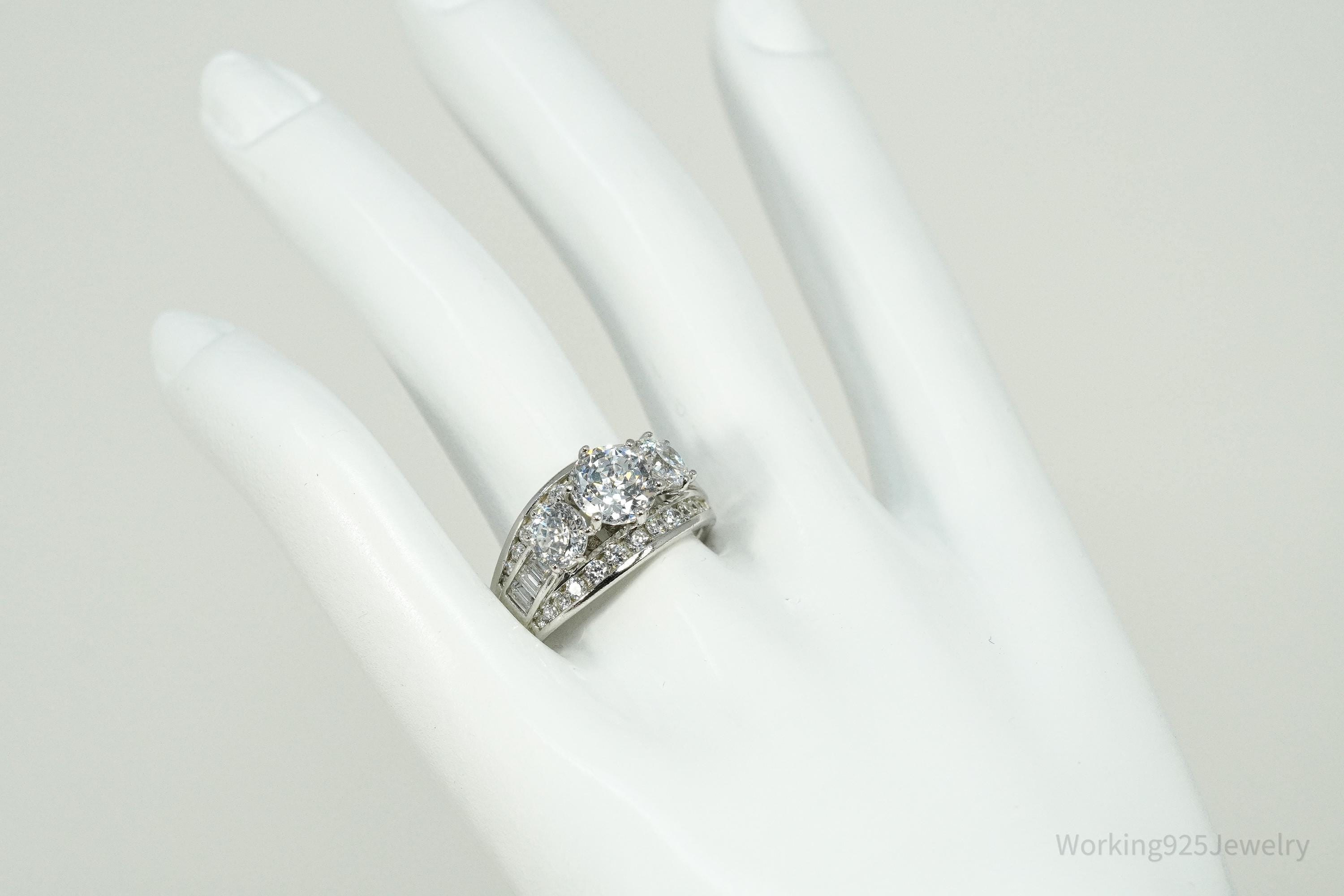 Vintage Cubic Zirconia Sterling Silver Band Ring - Size 9.25