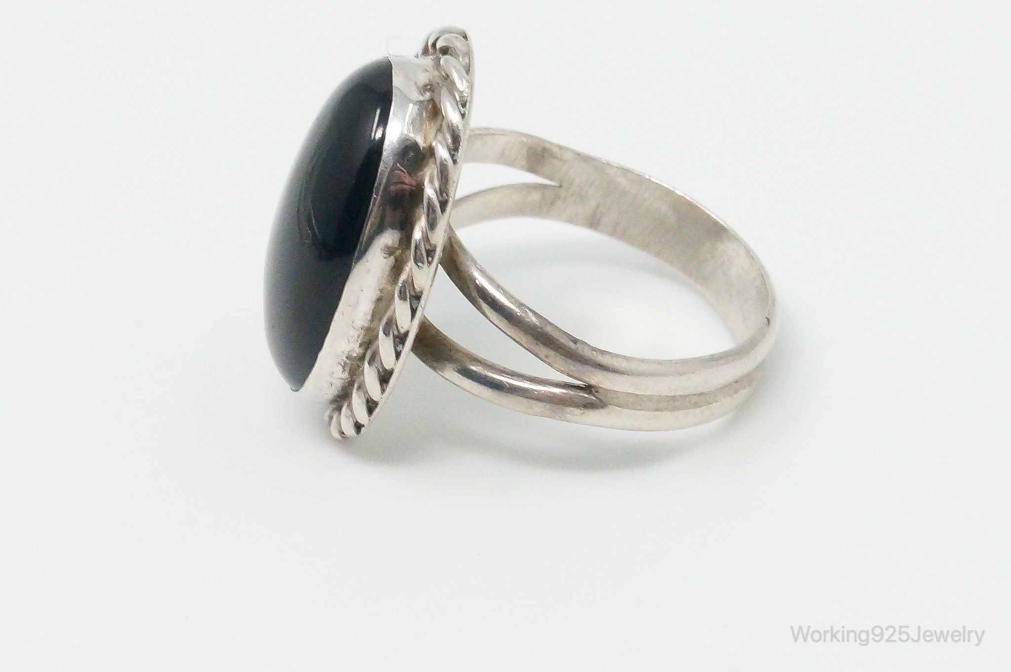 Vintage Native American Black Onyx Unsigned Sterling Silver Ring - Size 6.5