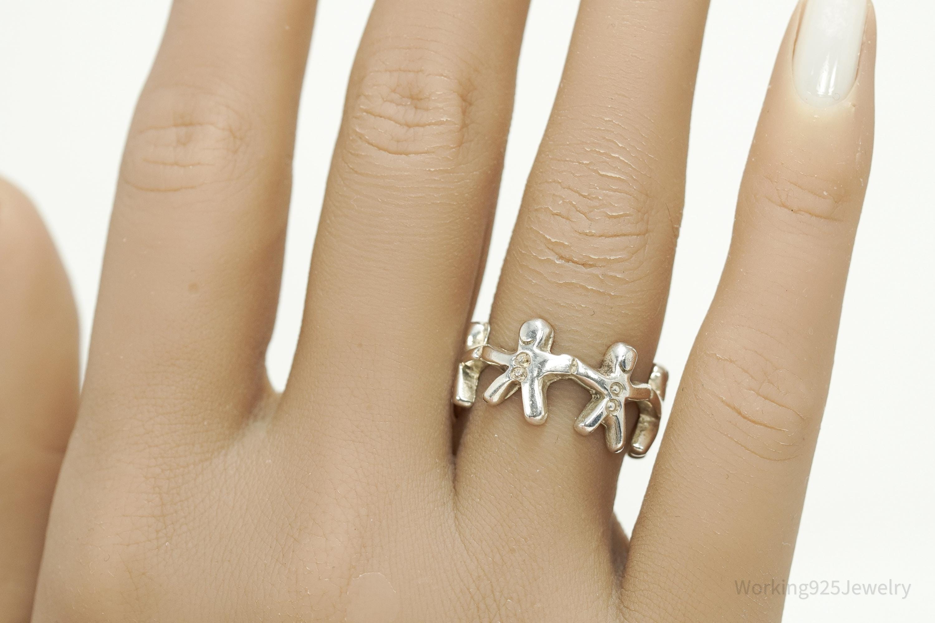 Vintage Holding Hands Sterling Silver Ring - Size 7