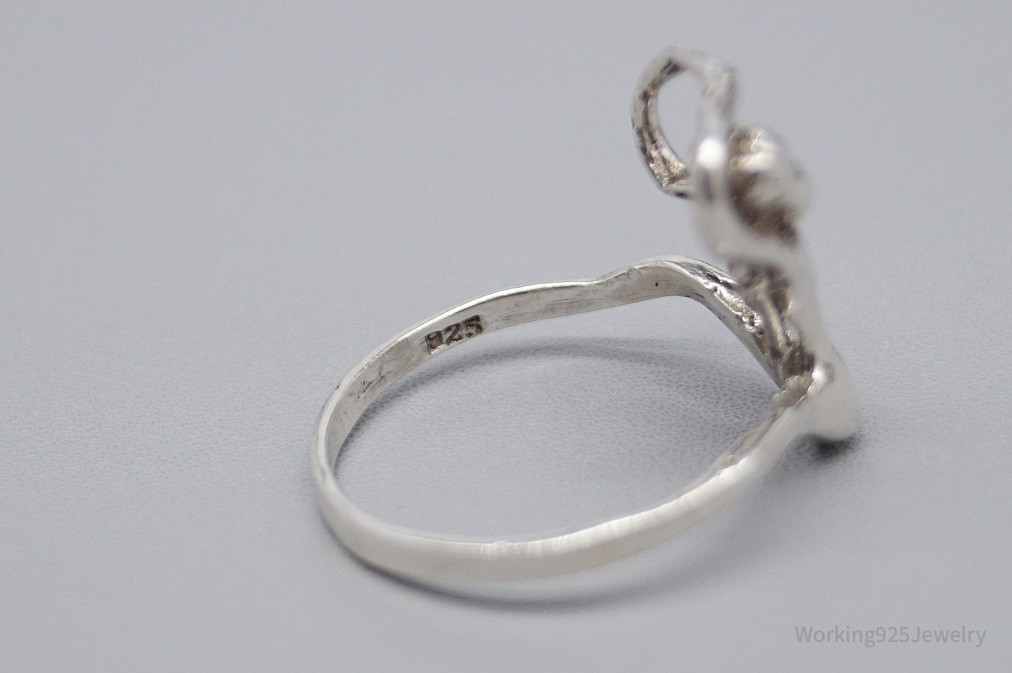 Vintage Woman Sterling Silver Ring - Size 7.75