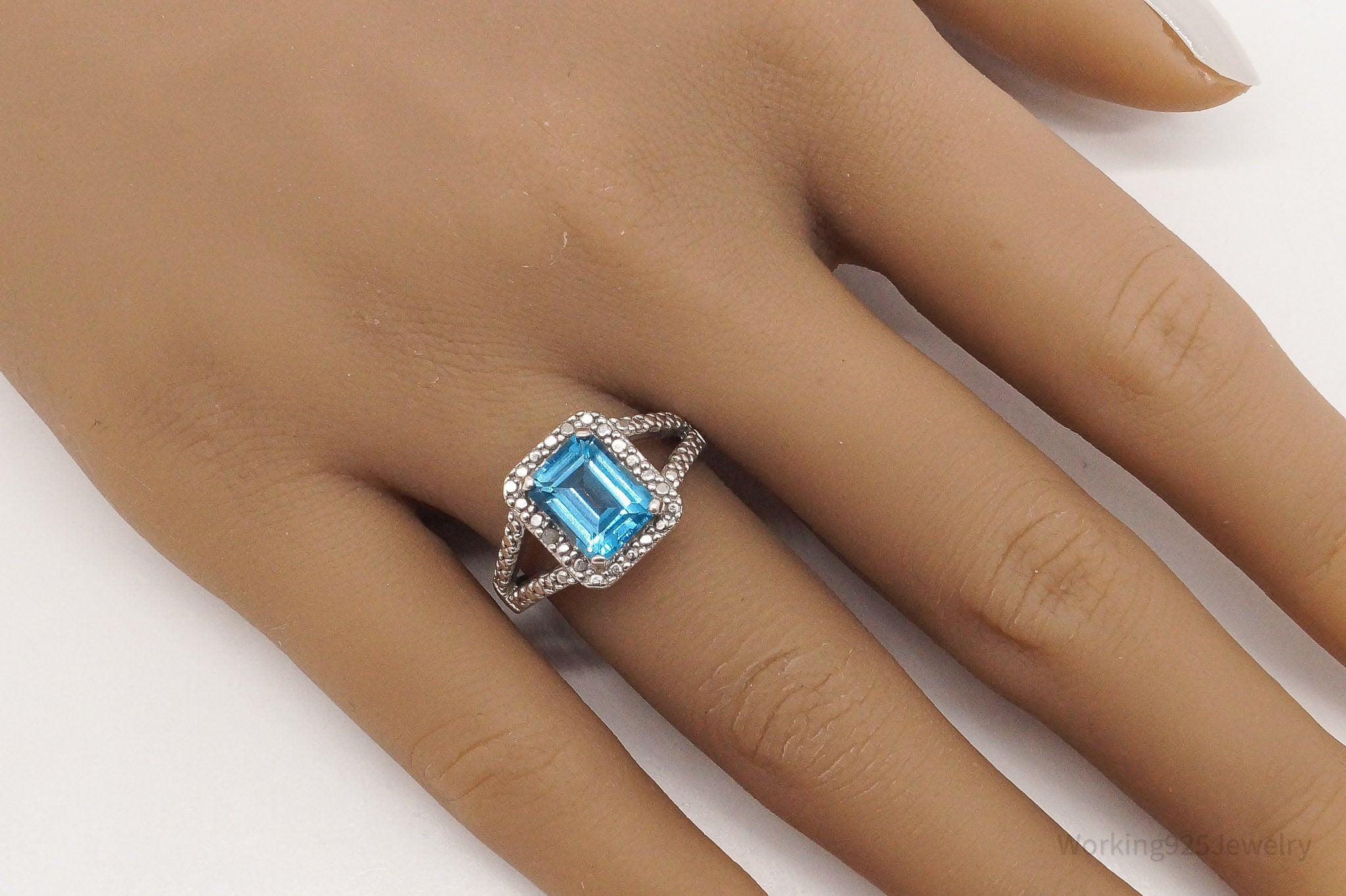 Vintage Blue Topaz Single Diamond Sterling Silver Ring - Size 7