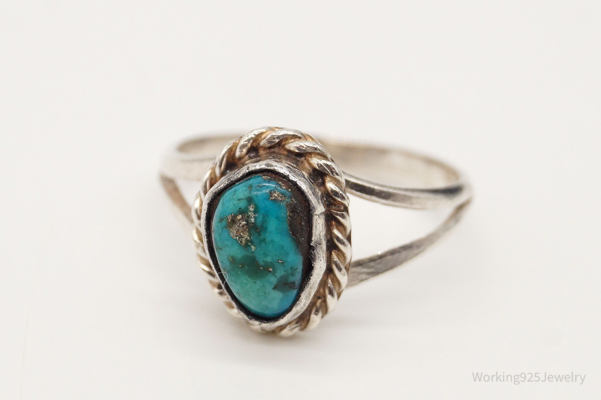 Vintage Native American Handmade Turquoise Unsigned Silver Ring Size 4.75