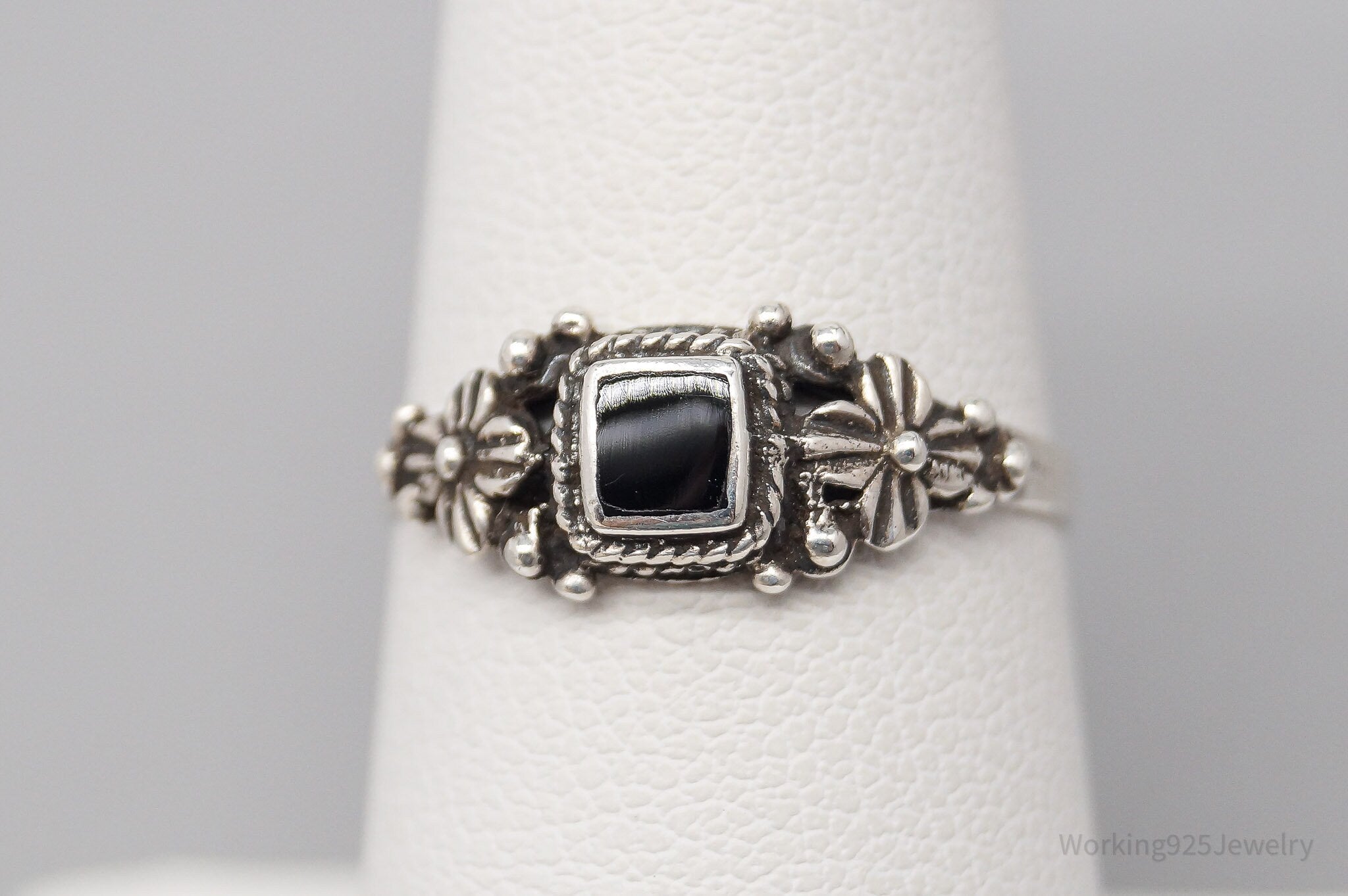 Vintage Black Onyx & Flowers Sterling Silver Ring - Size 7