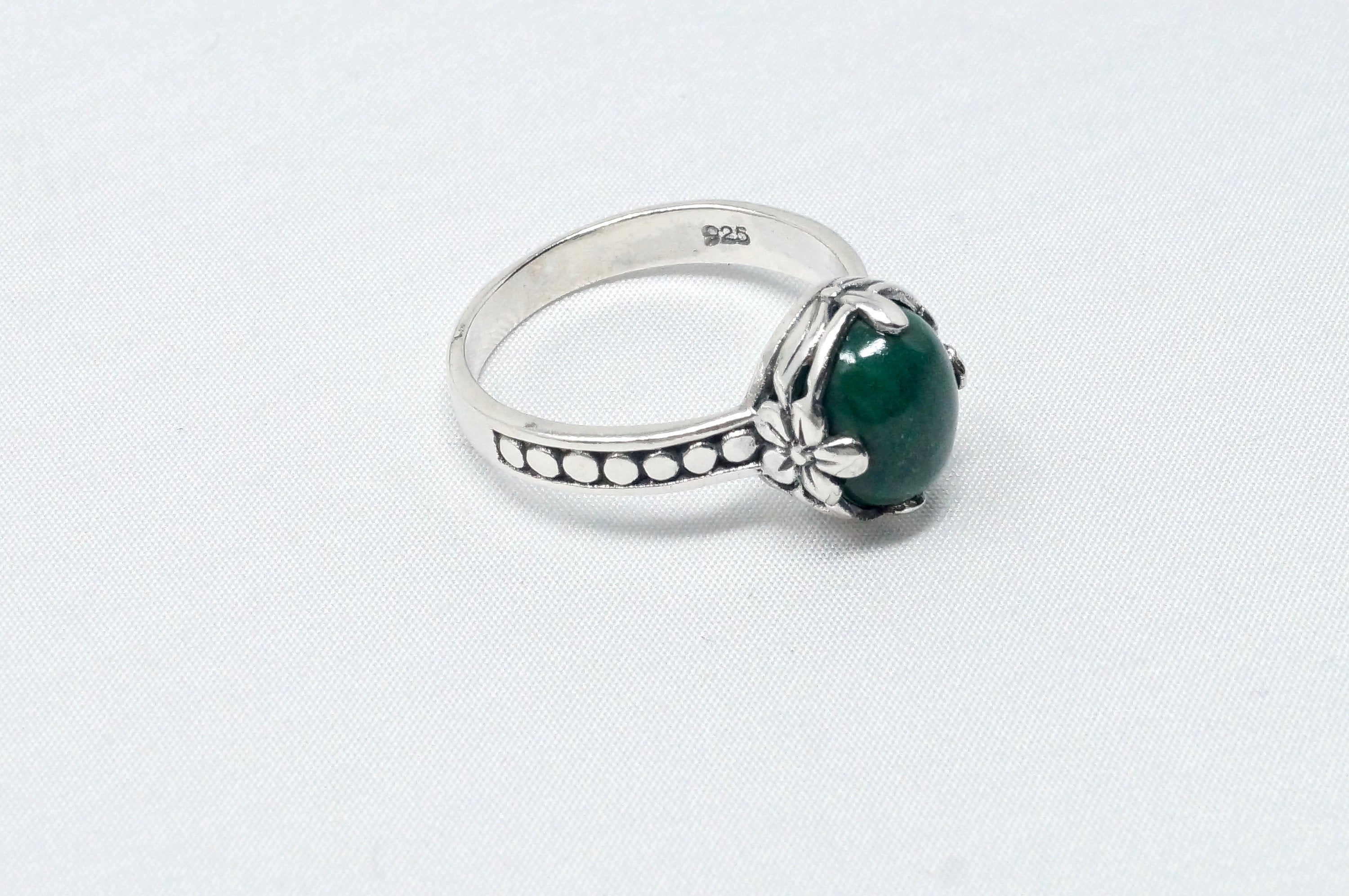 Vintage Green Malachite Gemstone Southwestern Style SterlingSilver Ring Size 8