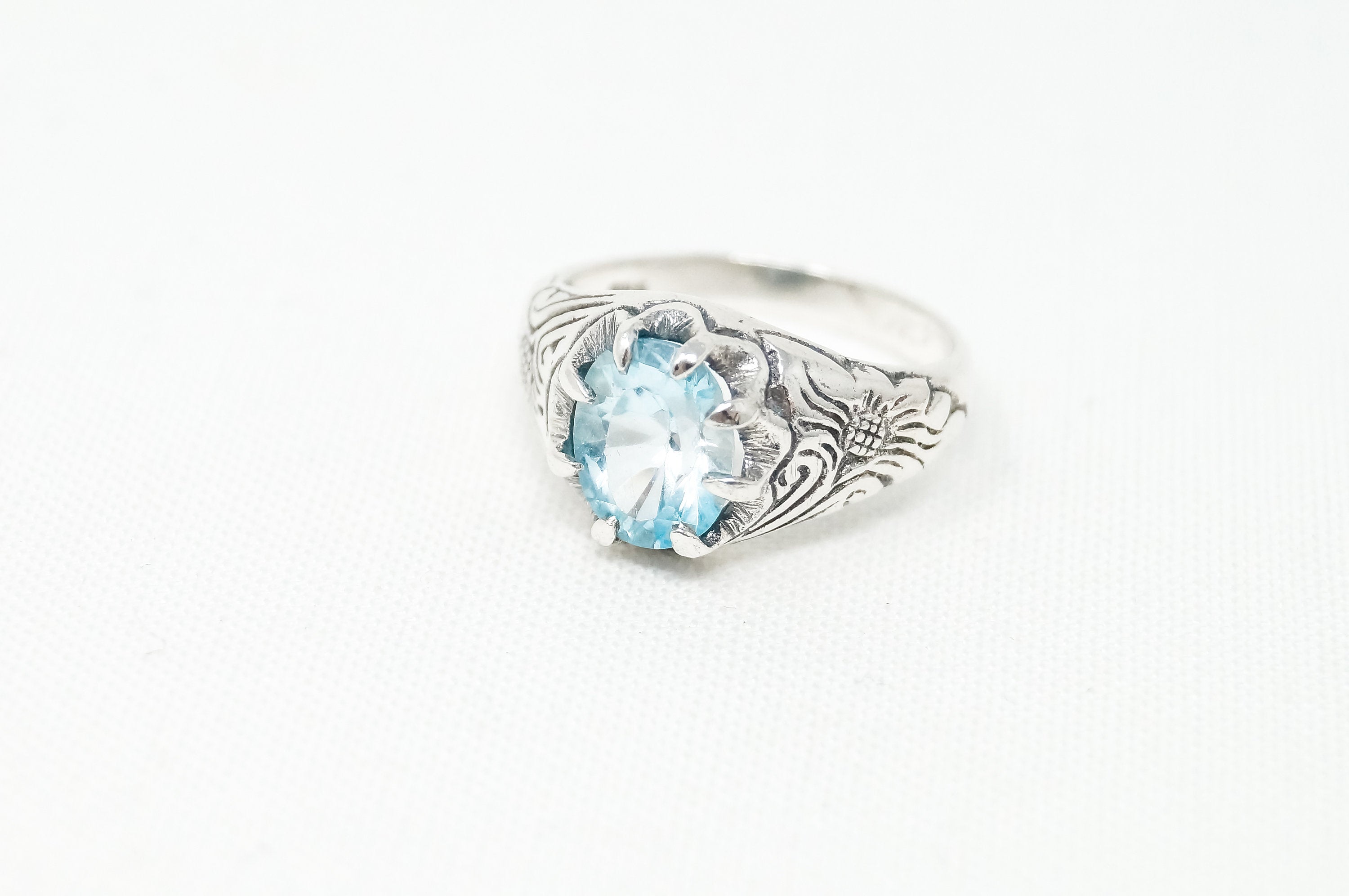 Vintage Blue Topaz Etched Design Sterling Silver Ring - Sz 6.25 - 784162452