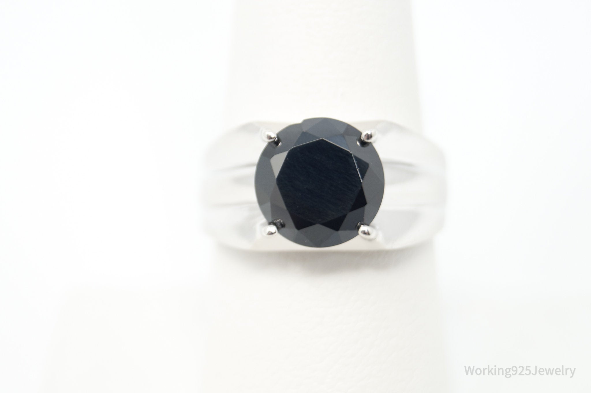 Vintage Black Onyx Sleek Sterling Silver Ring - Sz 8