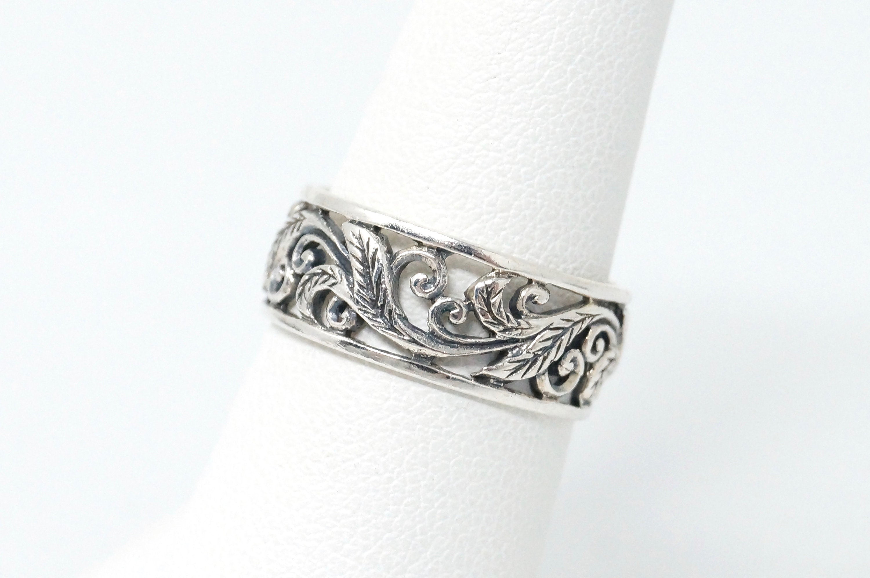 Vintage Cut Out Style Flowing Feather Leaf Sterling Silver Band Ring Size 6.25