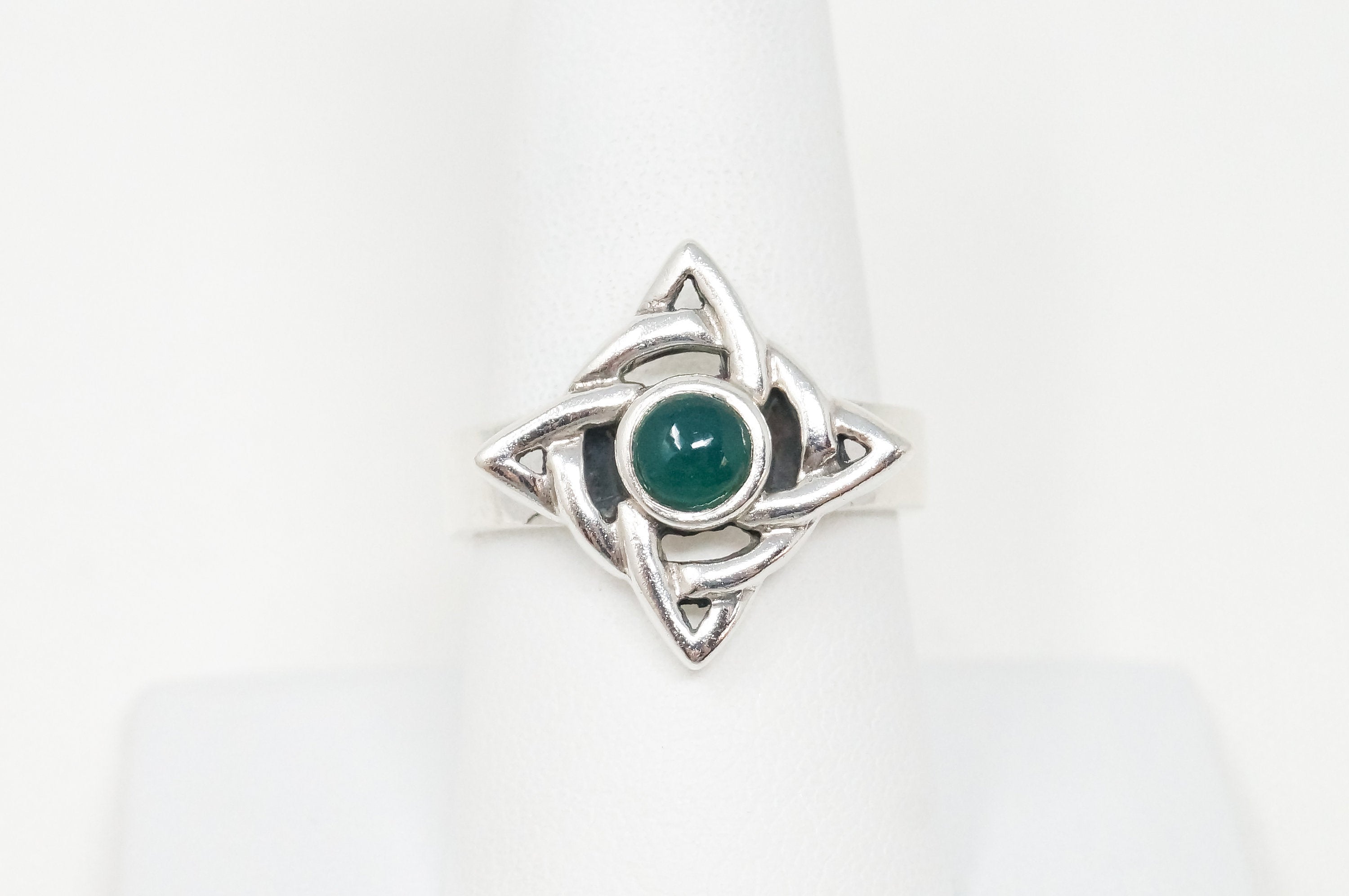 Vintage Green Chalcedony Celtic Design Sterling Ring - Sz 8.5