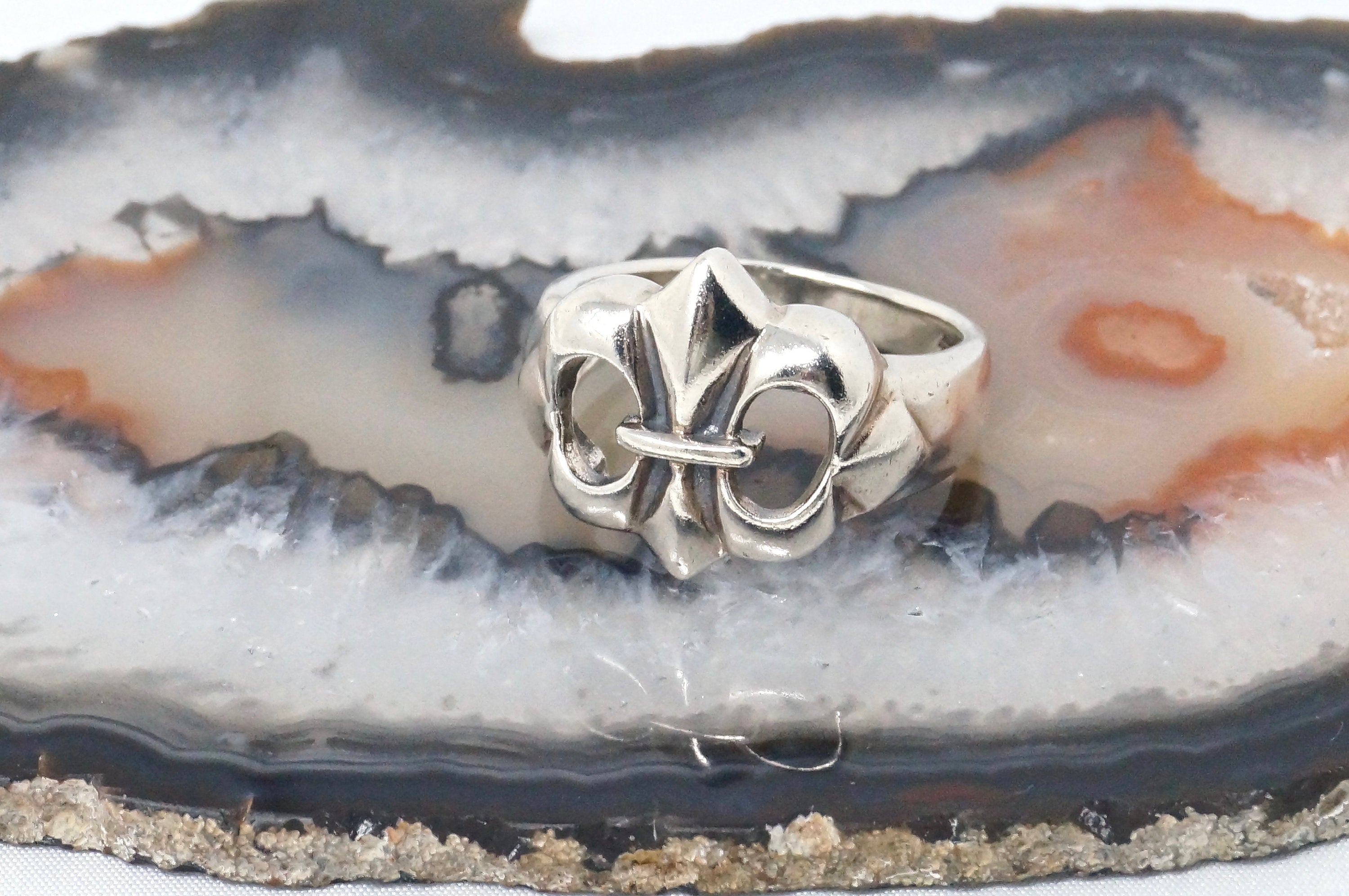 Reserved* Lovely Vintage Royal Fleur De Lis Sterling Silver Ring - Size 7.75 -775531364