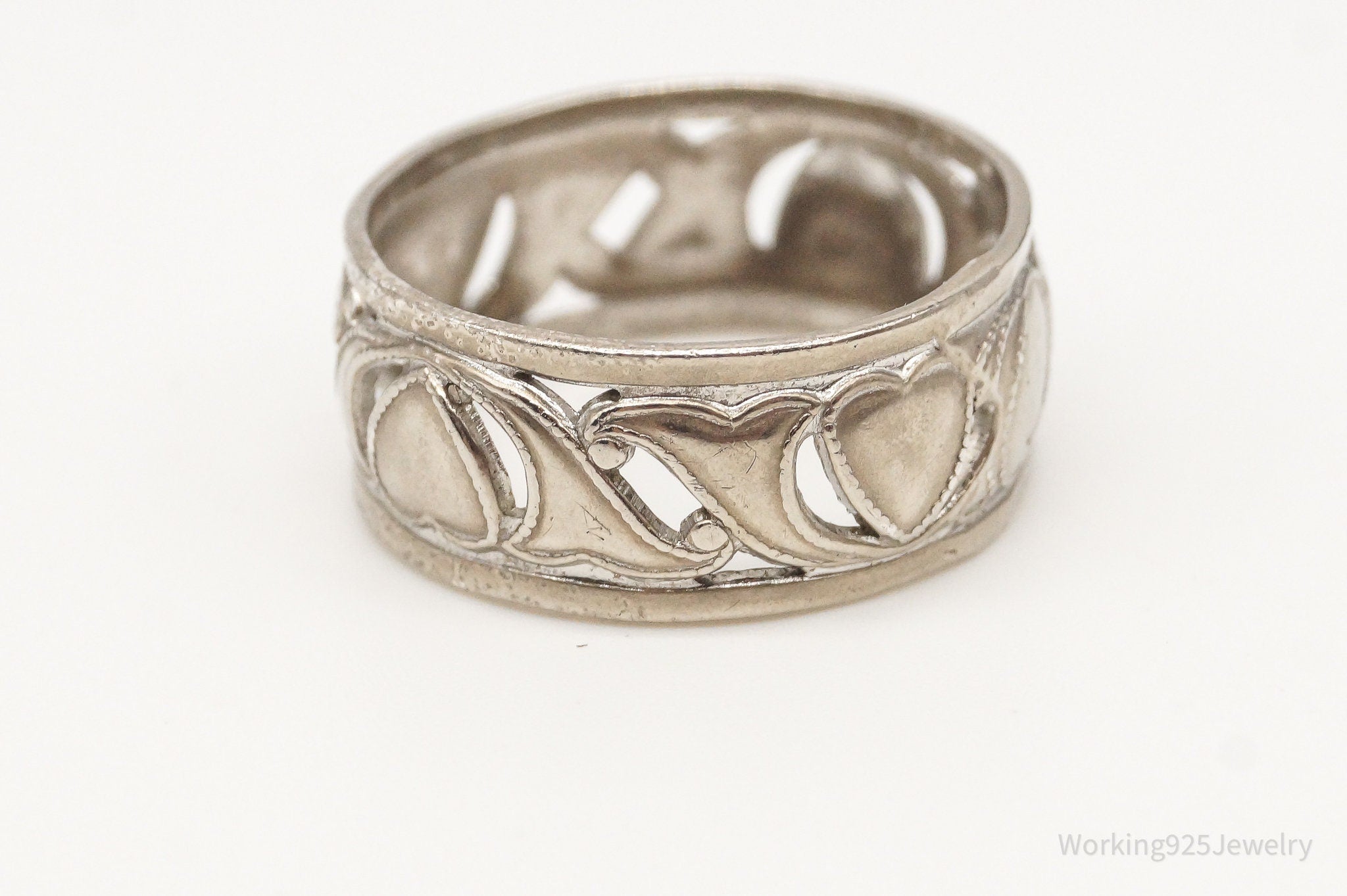 Antique Hearts Sterling Silver Band Ring - Size 6.25