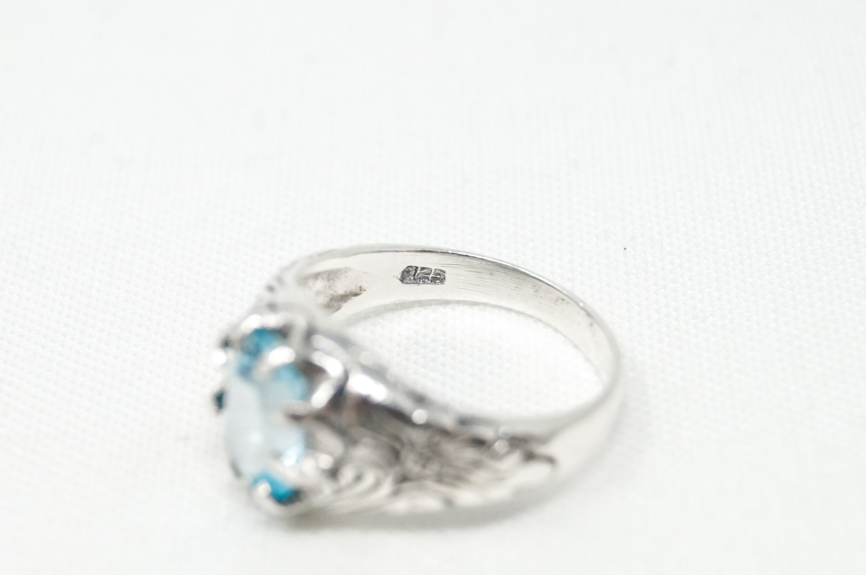 Vintage Blue Topaz Etched Design Sterling Silver Ring - Sz 6.25 - 784162452