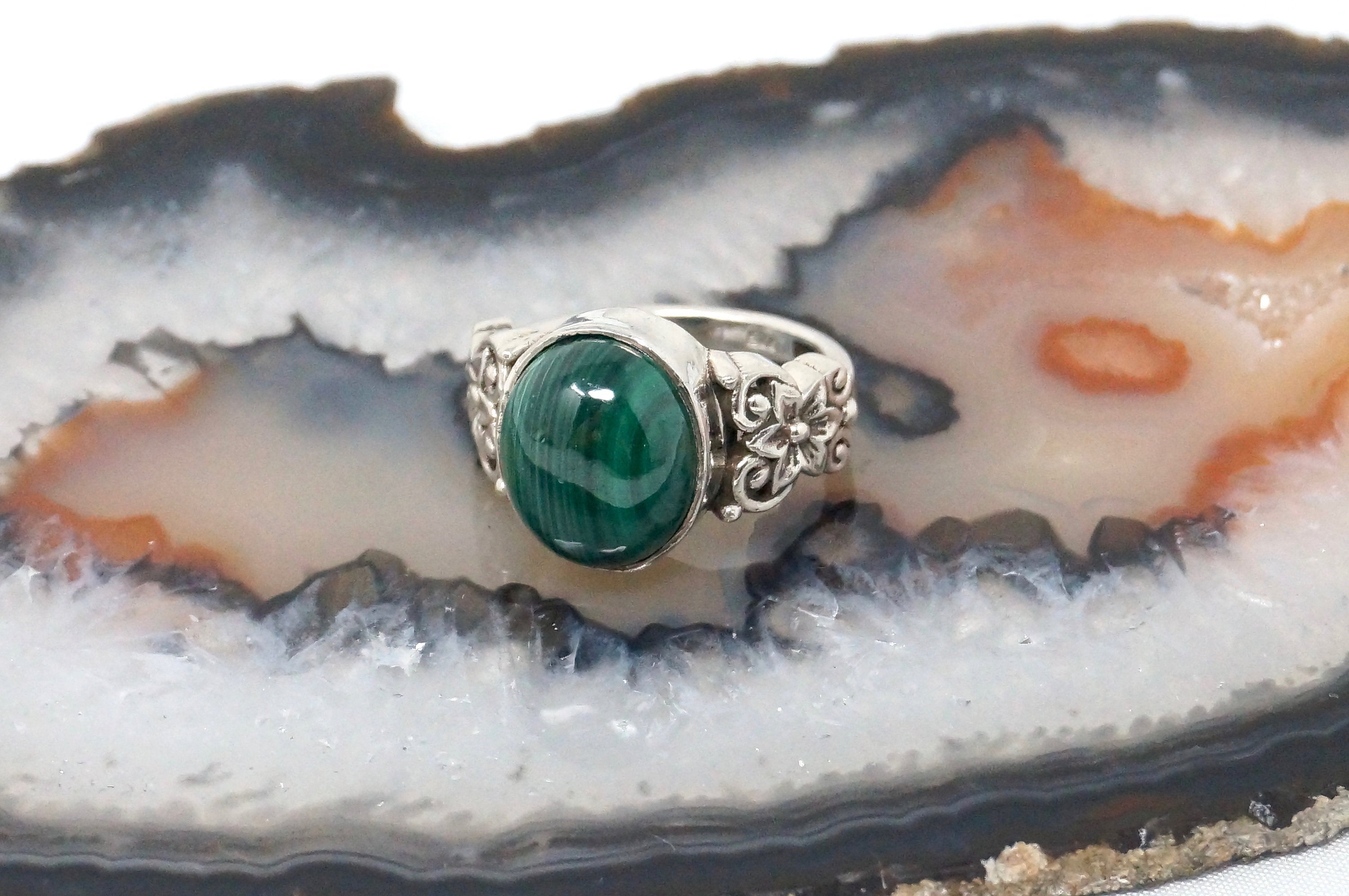 Vintage Green Malachite Floral Repousse Flower Sterling Silver Ring Sz 4.75