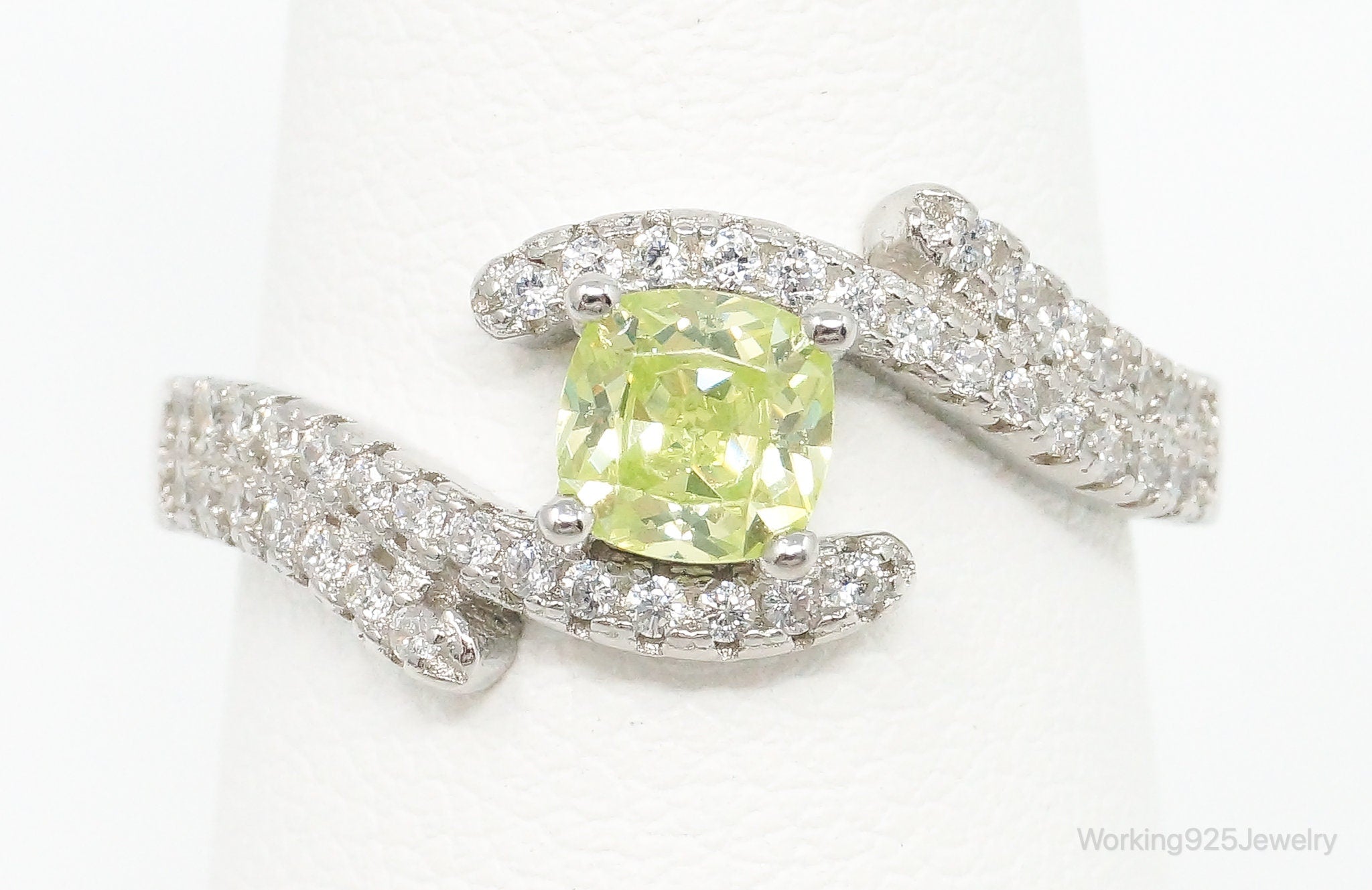 Green & White Cubic Zirconia Sterling Silver Ring - Size 7