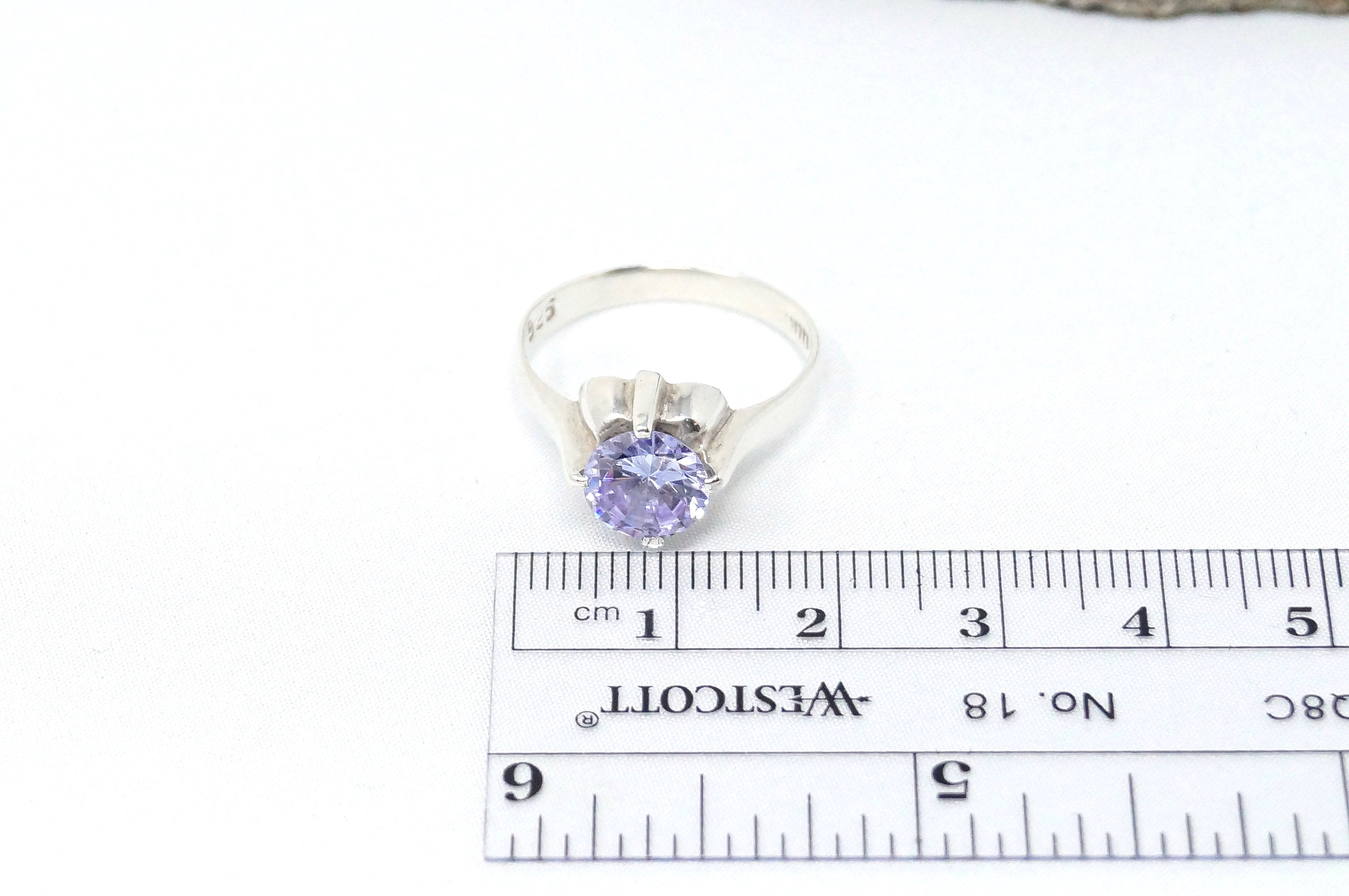 Vintage Art Deco Style Purple Amethyst Elegant Sterling Silver Ring - Size 8