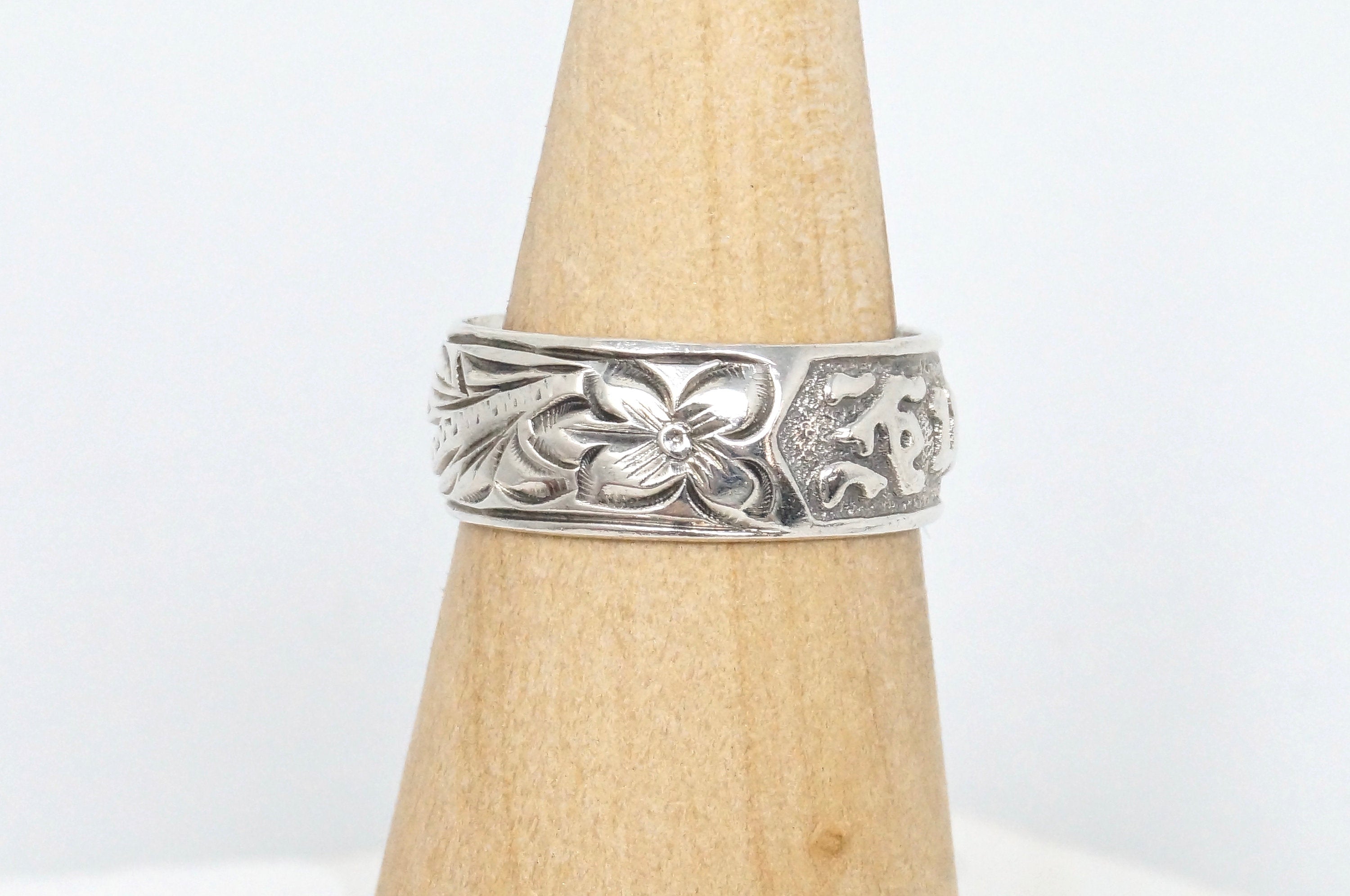 Beautiful Vintage Art Nouveau Motif Floral Swirl Sterling Silver Band Ring Sz 8