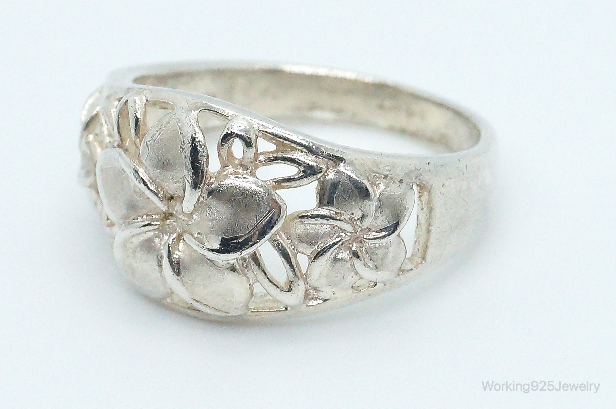 Vintage Flowers Cut Out Sterling Silver Ring - Size 8.75